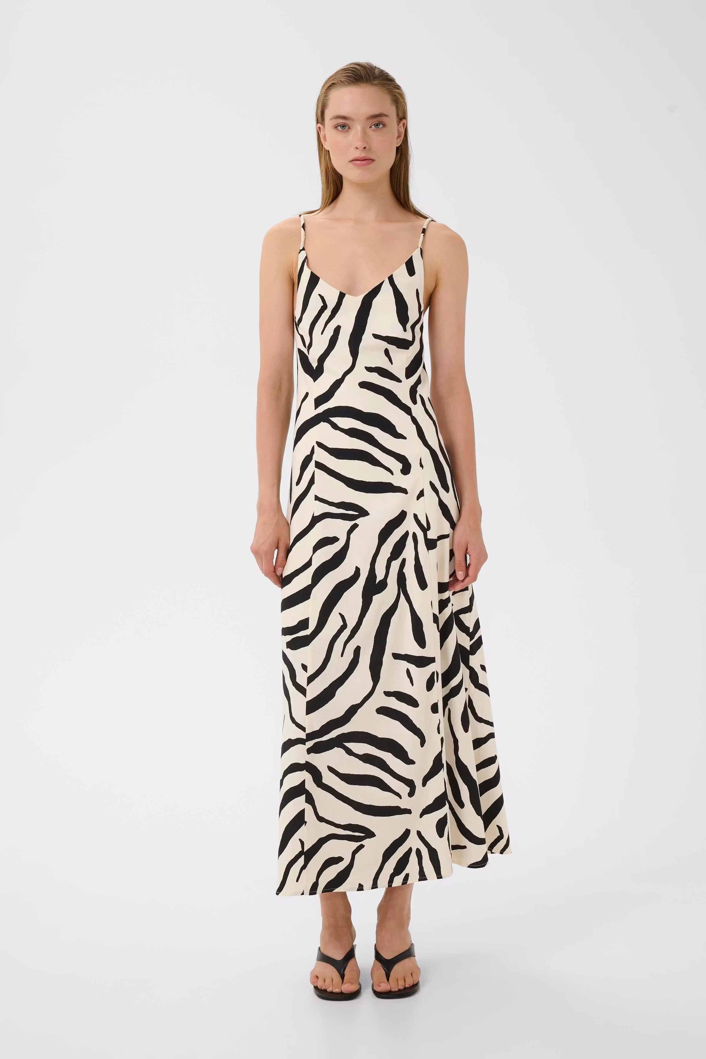 GZzeona Kleid LOOKBOOK FRONT 10911163-109379