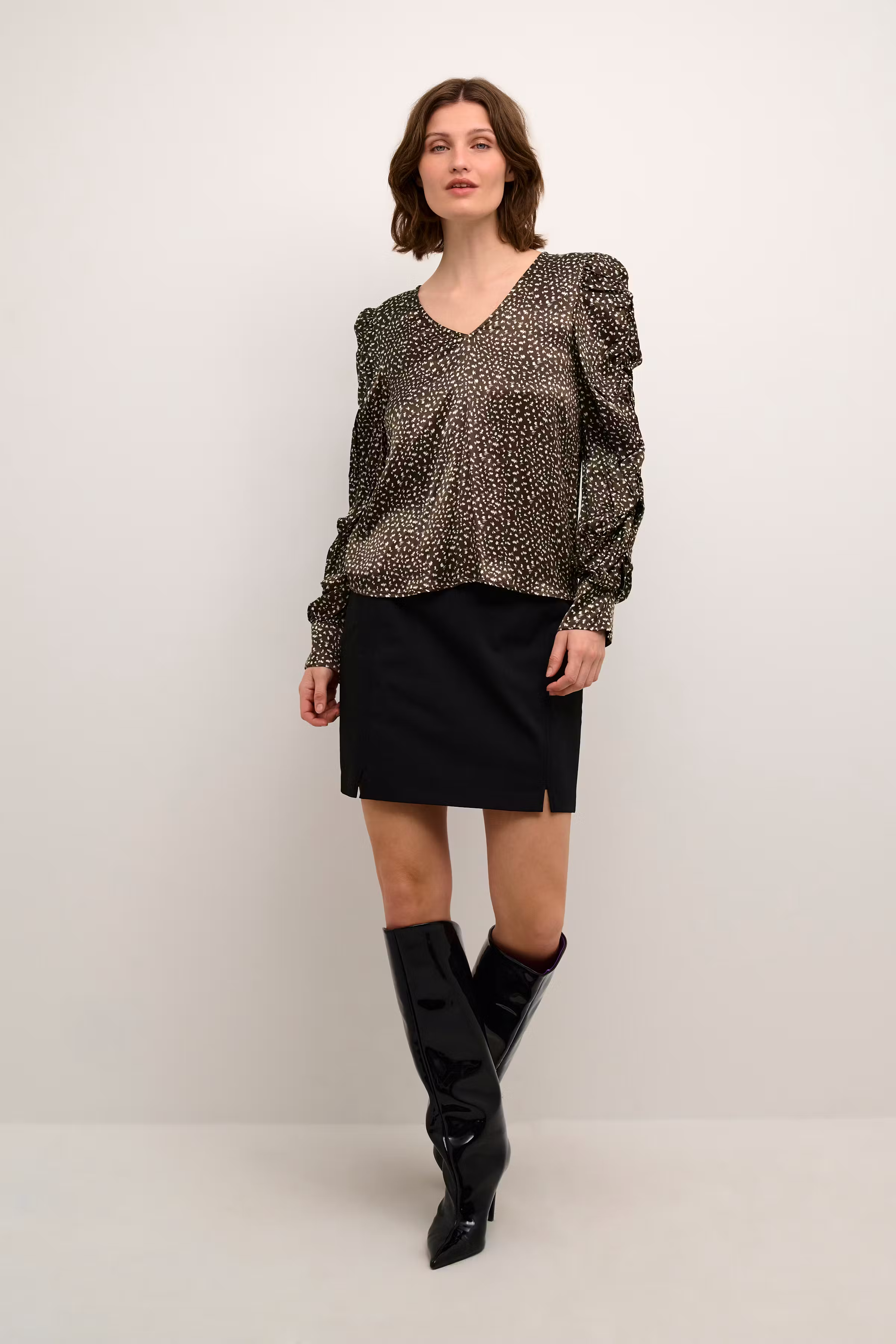 JustineKB Blouse LOOKBOOK FRONT 10104436-104636
