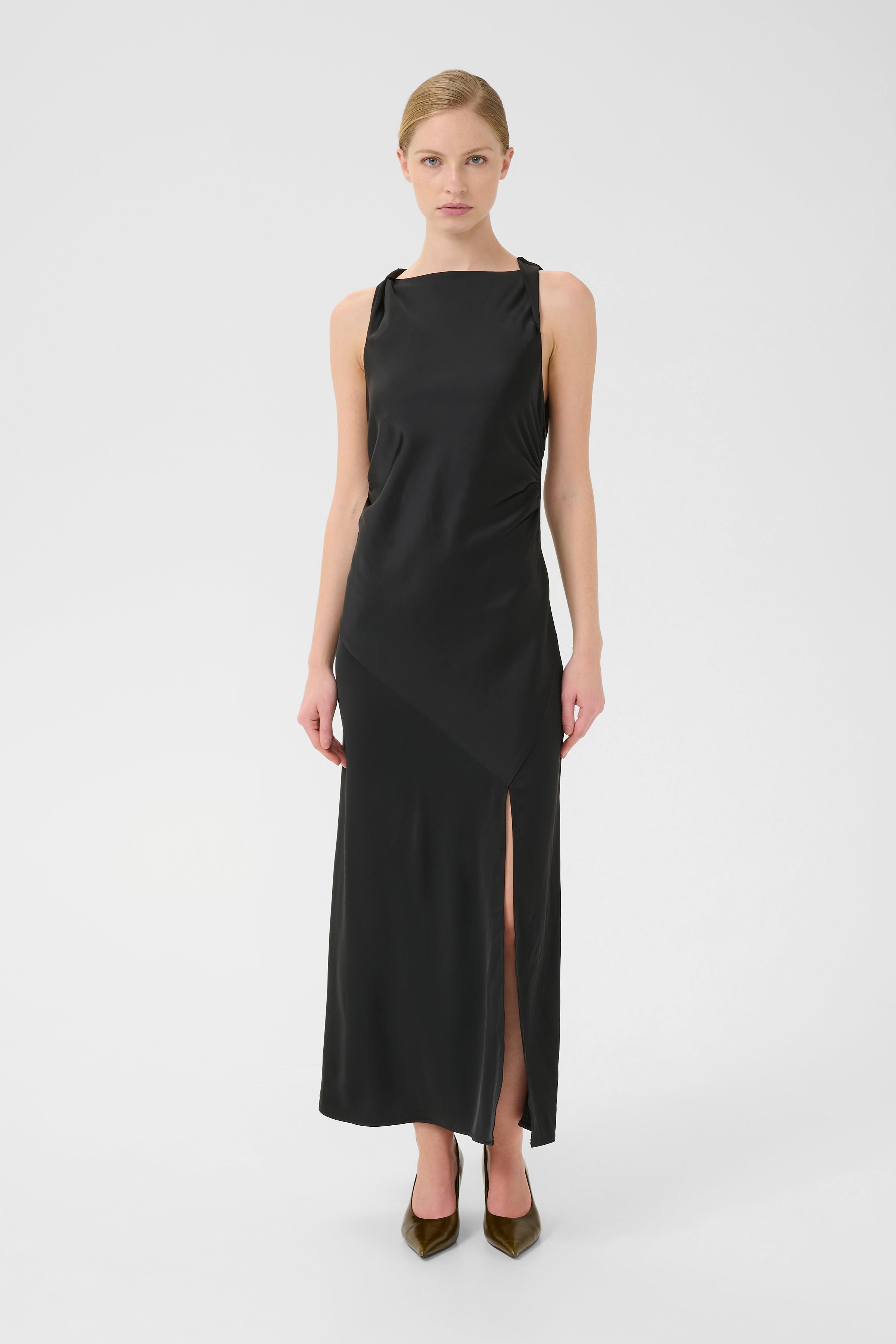 GZrue Dress LOOKBOOK FRONT 10910802-100017