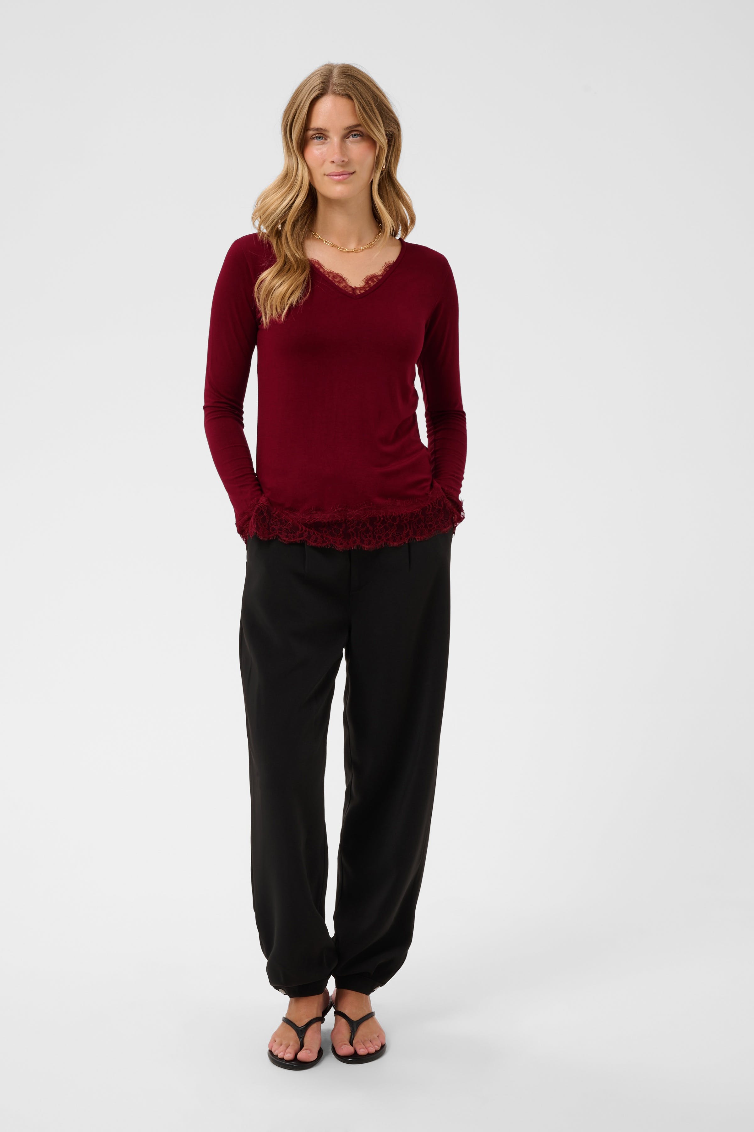 CRAlvaia Top LOOKBOOK FRONT 10615771-191724