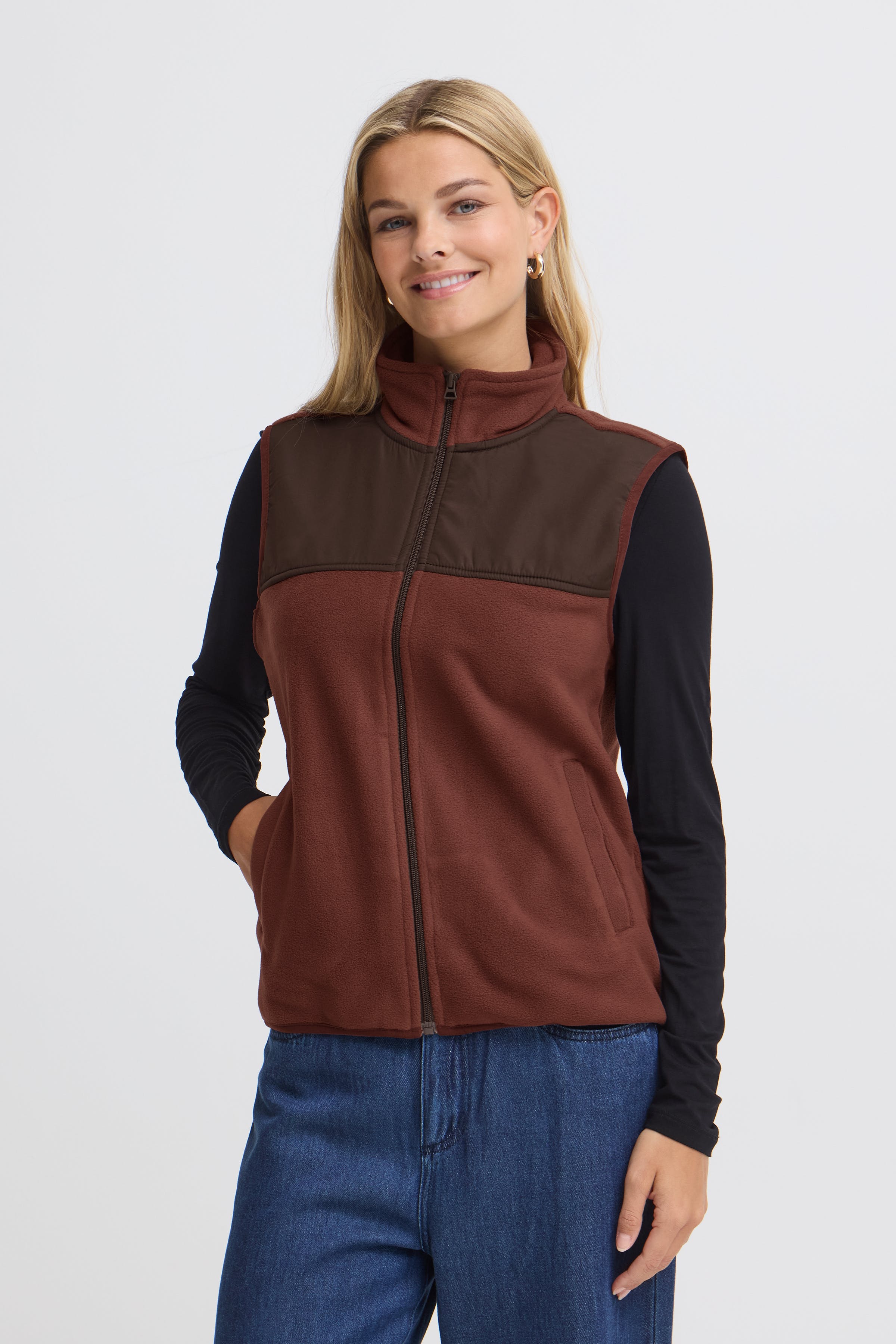 FRFLEA Vest bovenkleding LOOKBOOK FRONT 20618216-191321