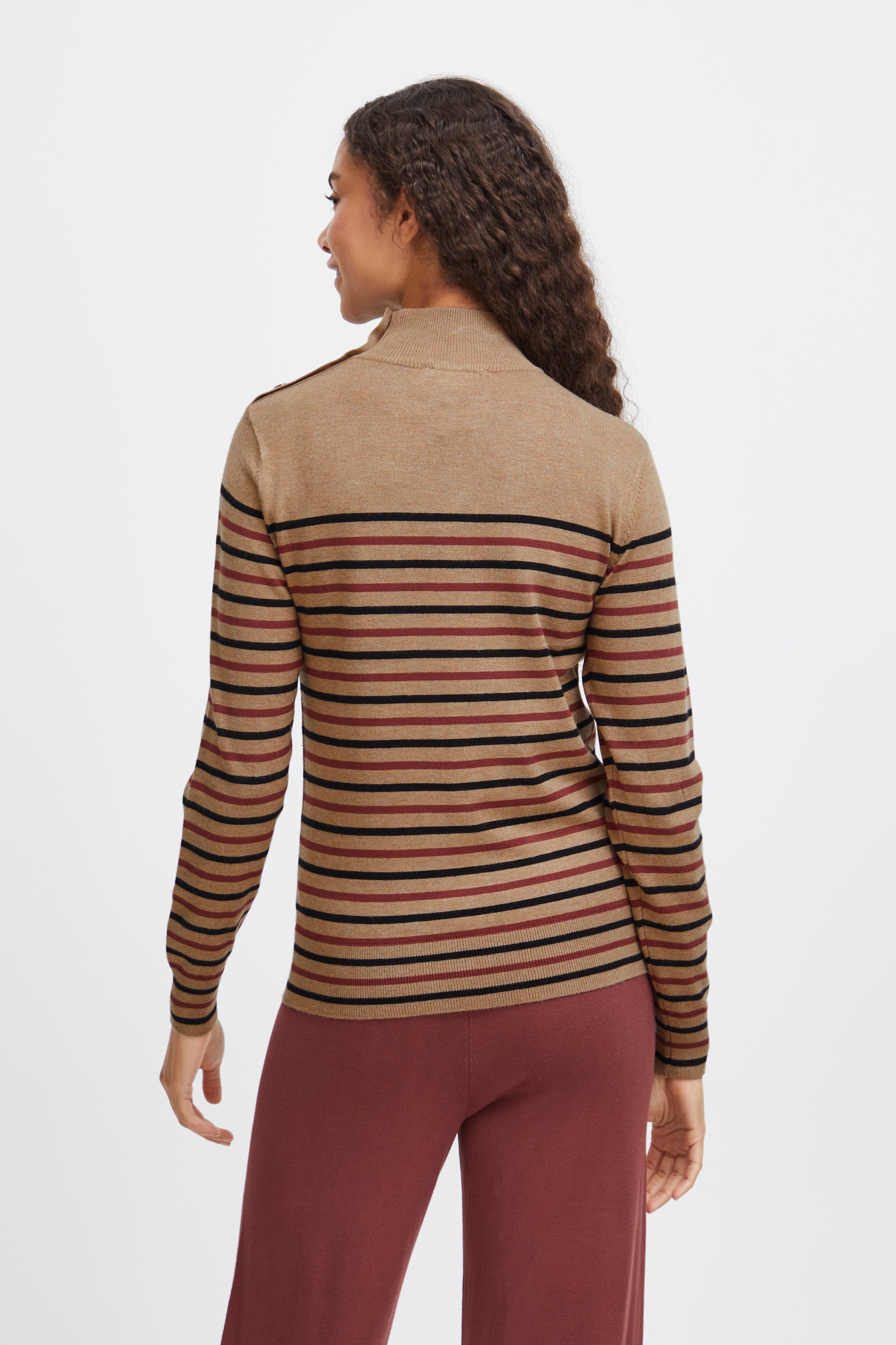 BYMMORLA Pullover LOOKBOOK BACK 20815300-203340