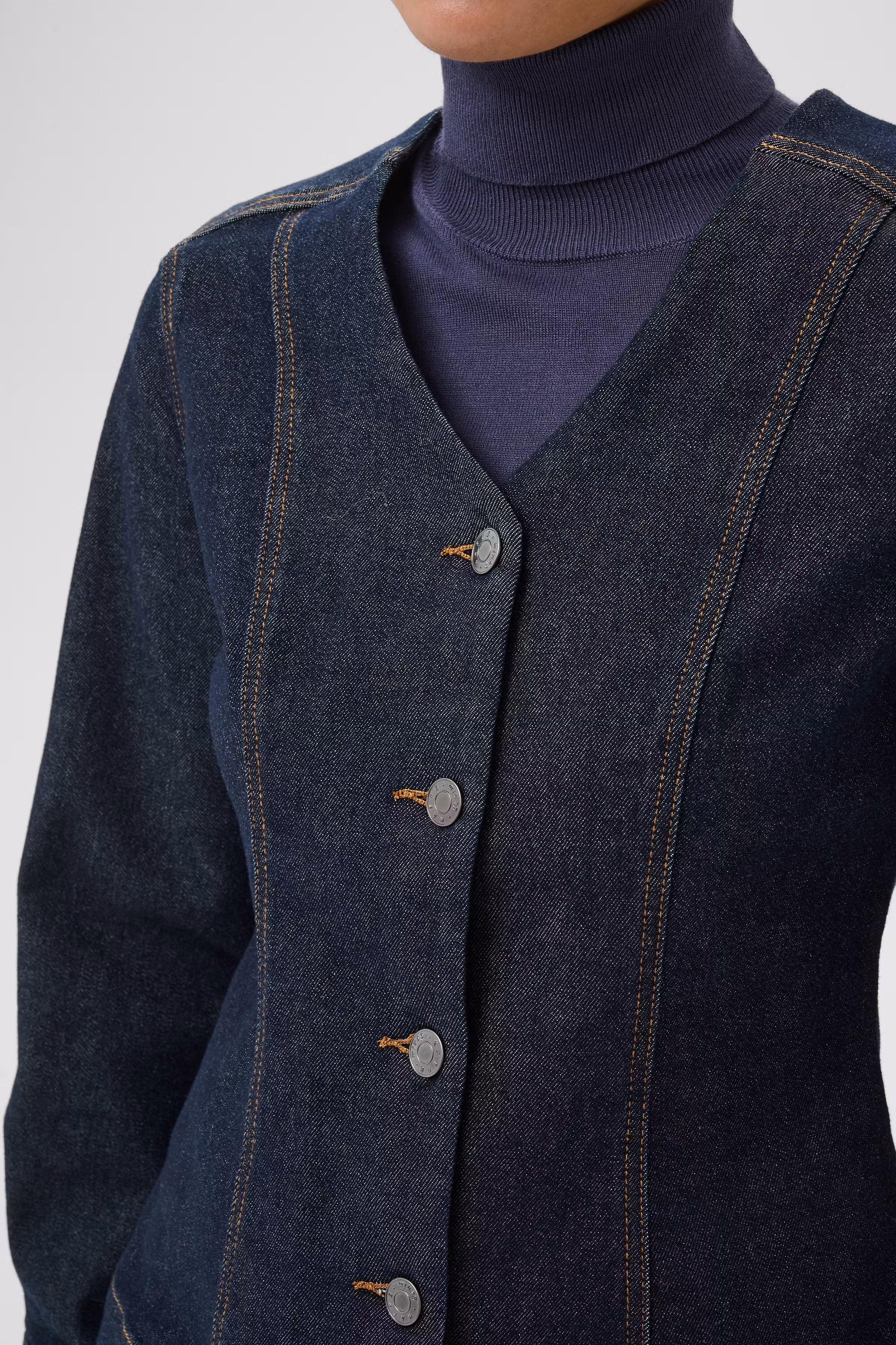KAhally Denim Shirt LOOKBOOK DETAIL 10512504-109824