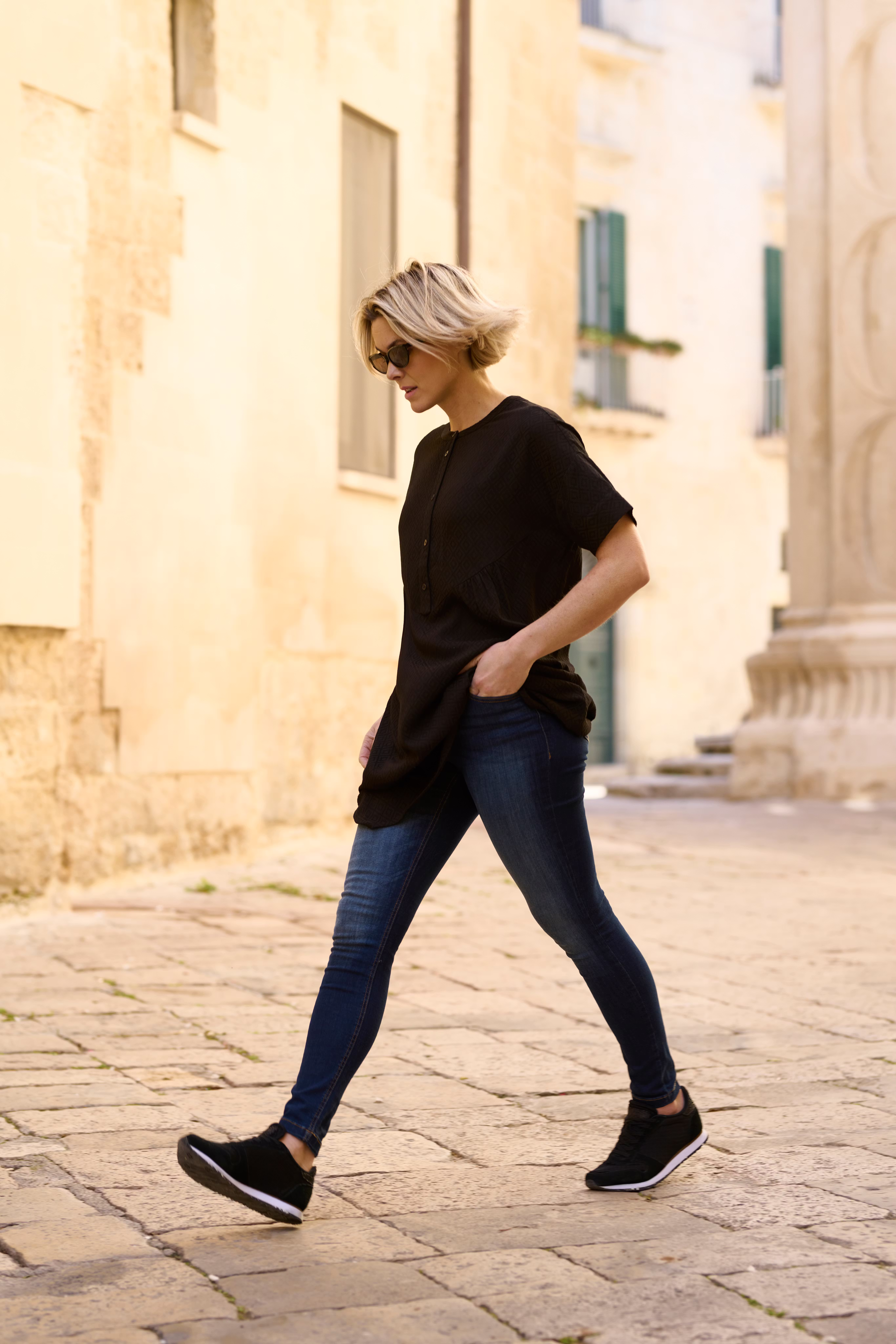 BPalberte Tunic LOCATION NONE 10590723-100121B