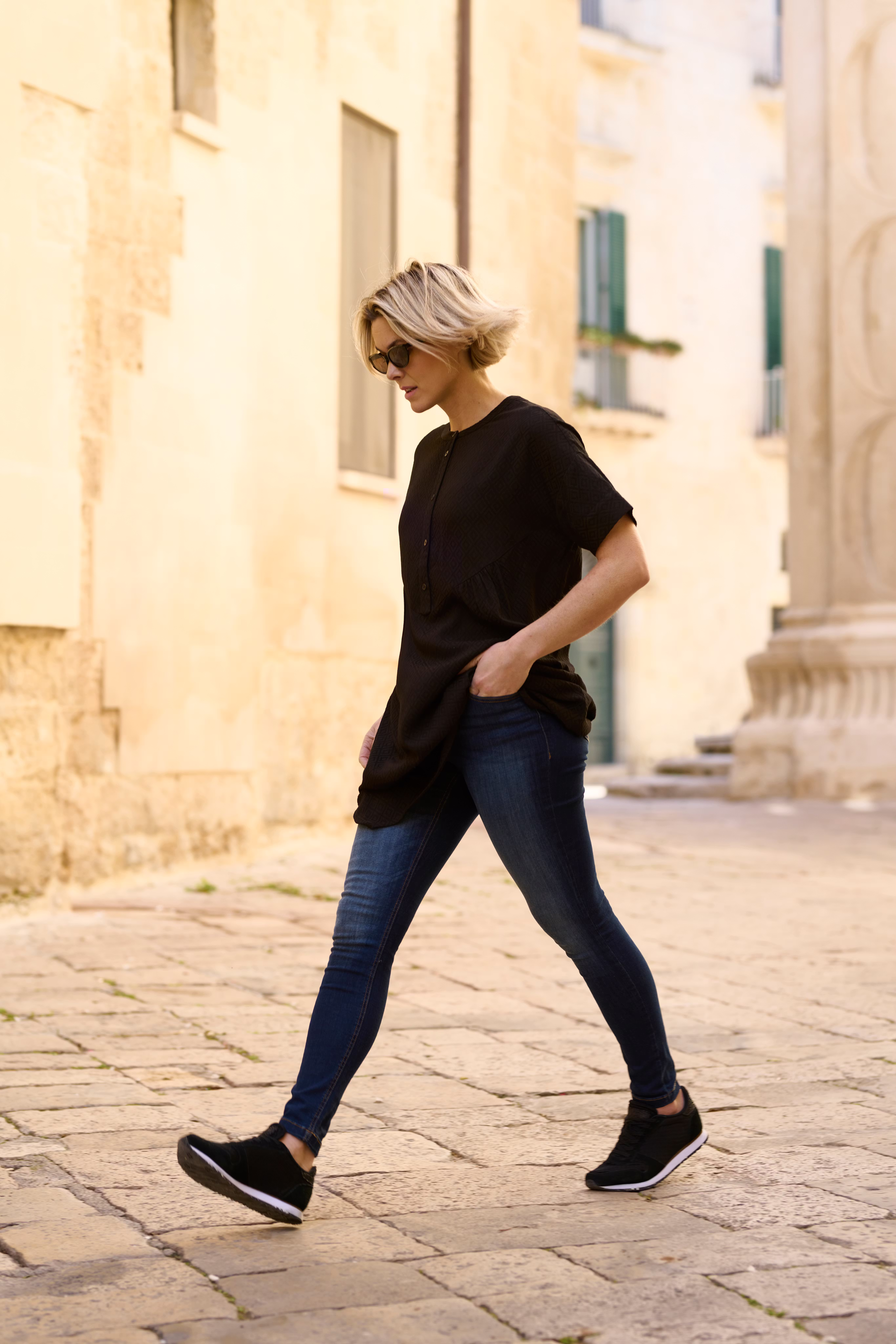 BPalberte Tunic LOCATION NONE 10590723-100121B