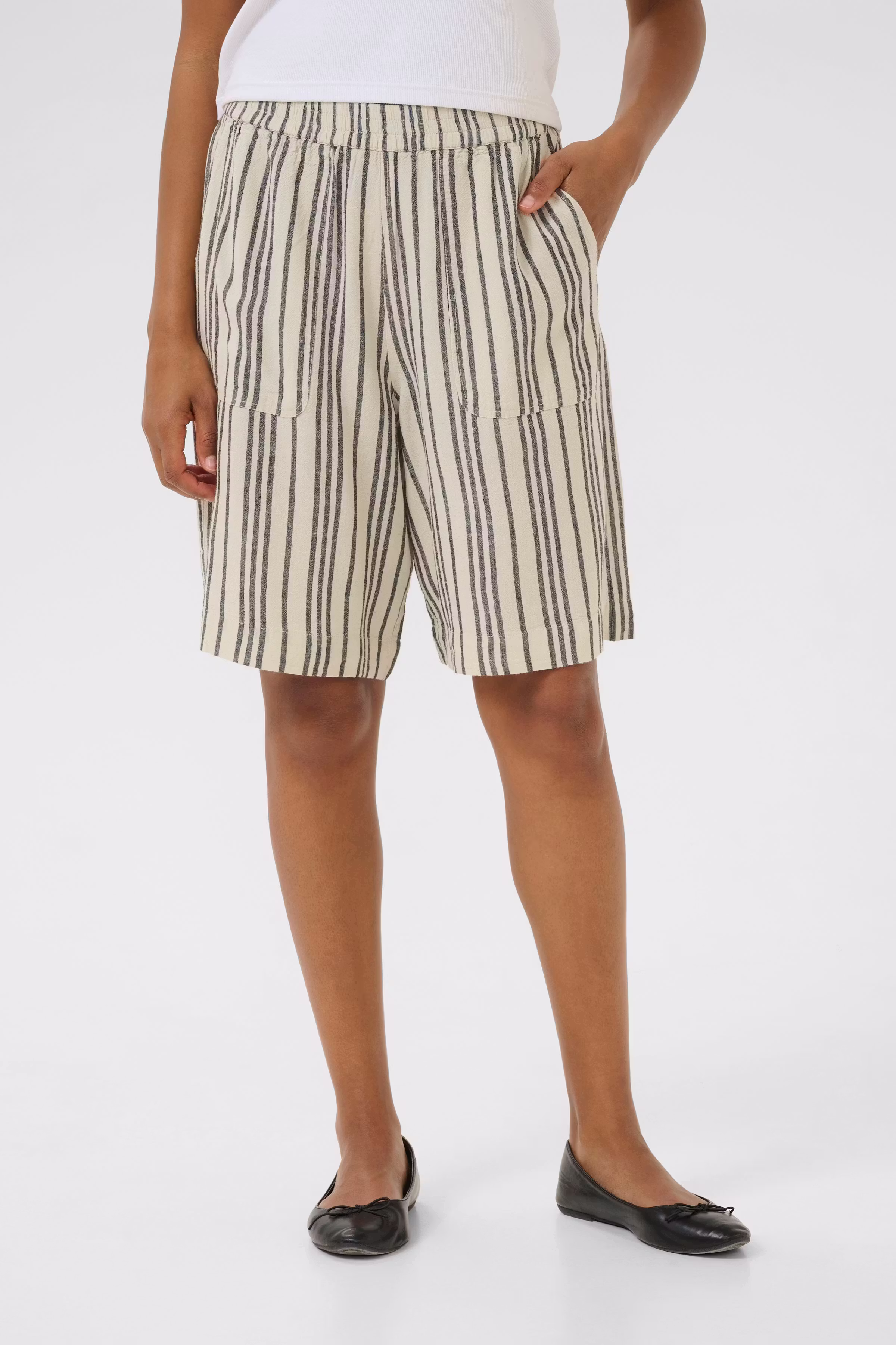 KAmilia Shorts aus Leinen LOOKBOOK FRONT 10509668-107124