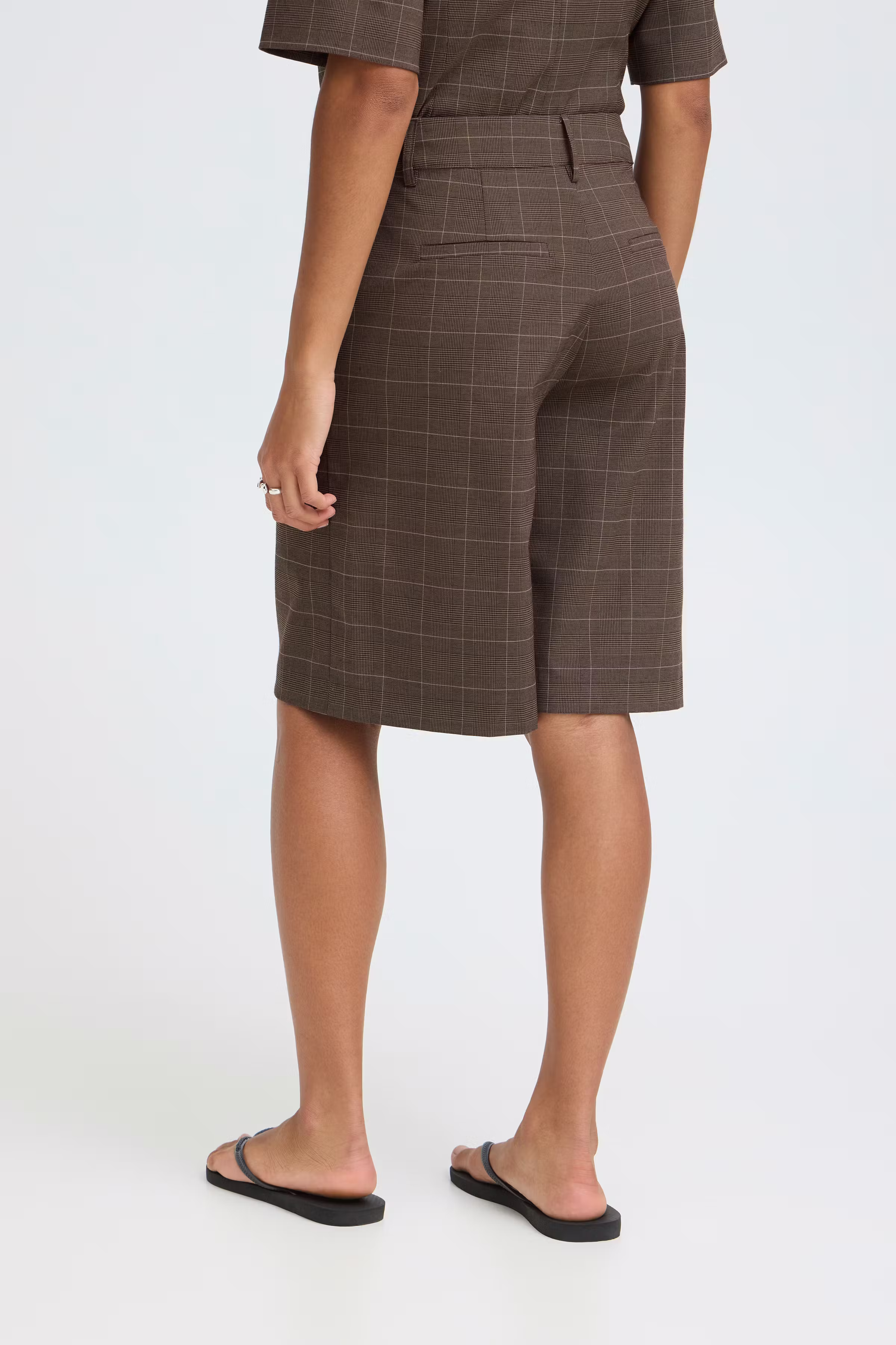 IHXNILLA Shorts LOOKBOOK BACK 20127052-900014033