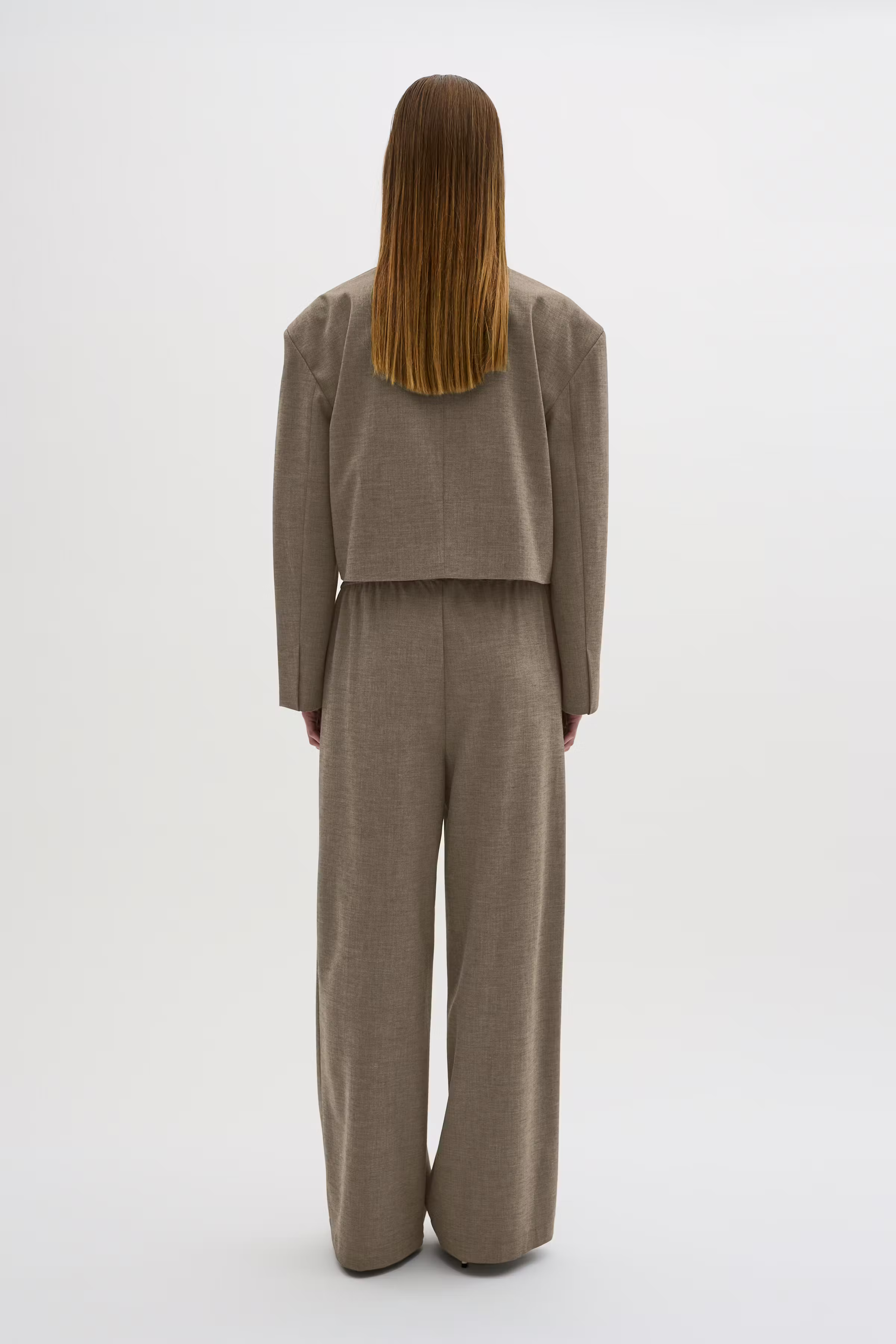 KBTina Hose LOOKBOOK BACK 10105162-1811121