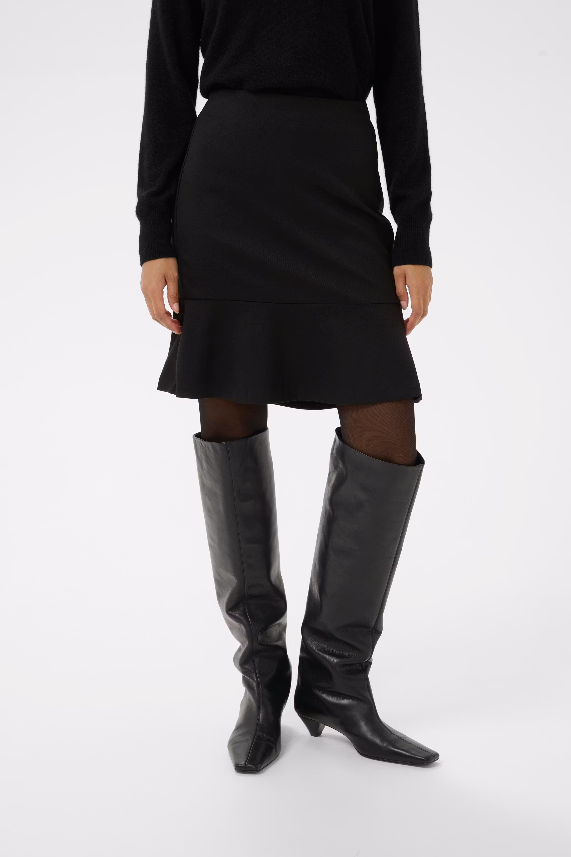 YuktaIW Skirt LOOKBOOK FRONT 30111134-194008