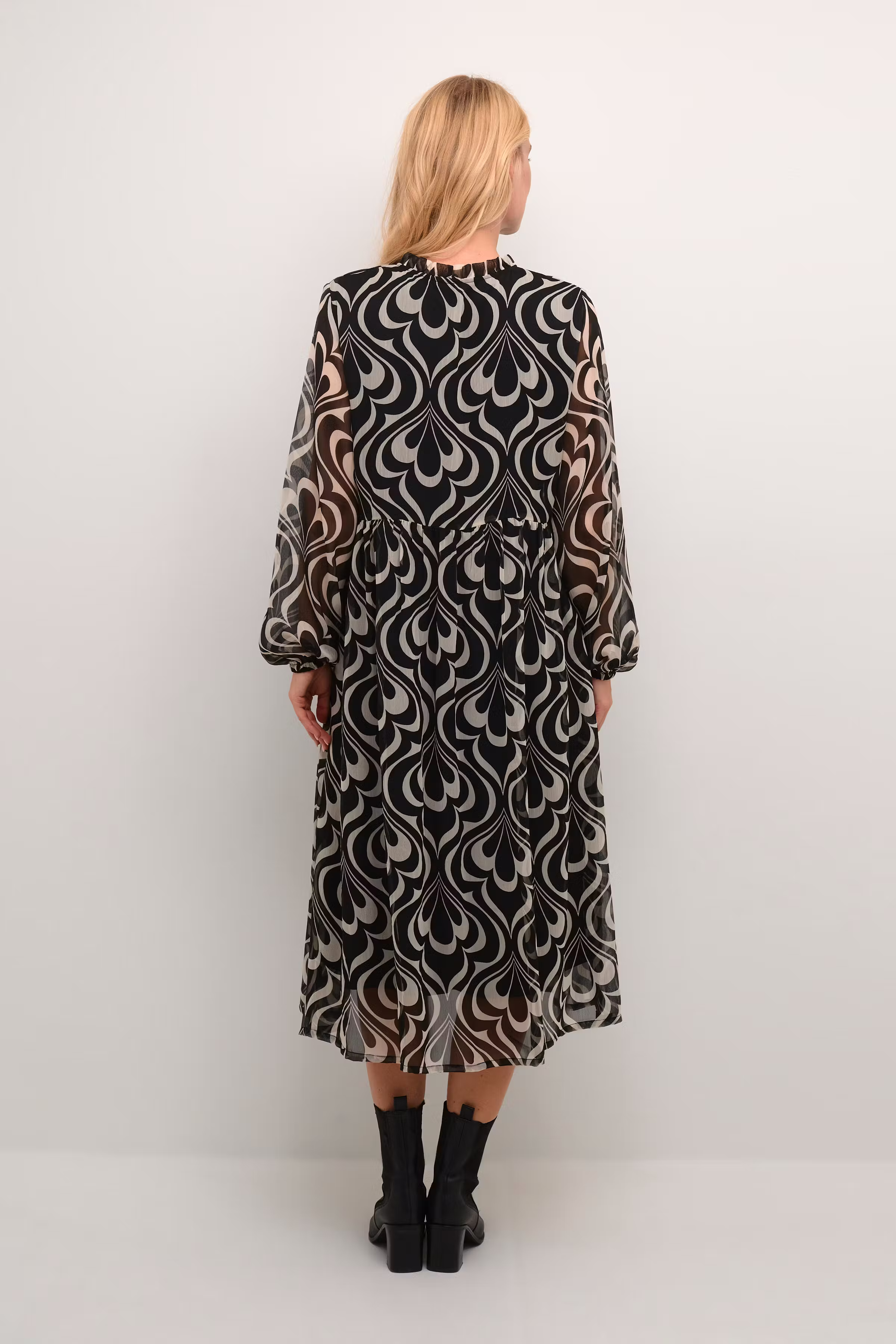 BPleonora KlÃ¤nning LOOKBOOK BACK 10590590-105324B