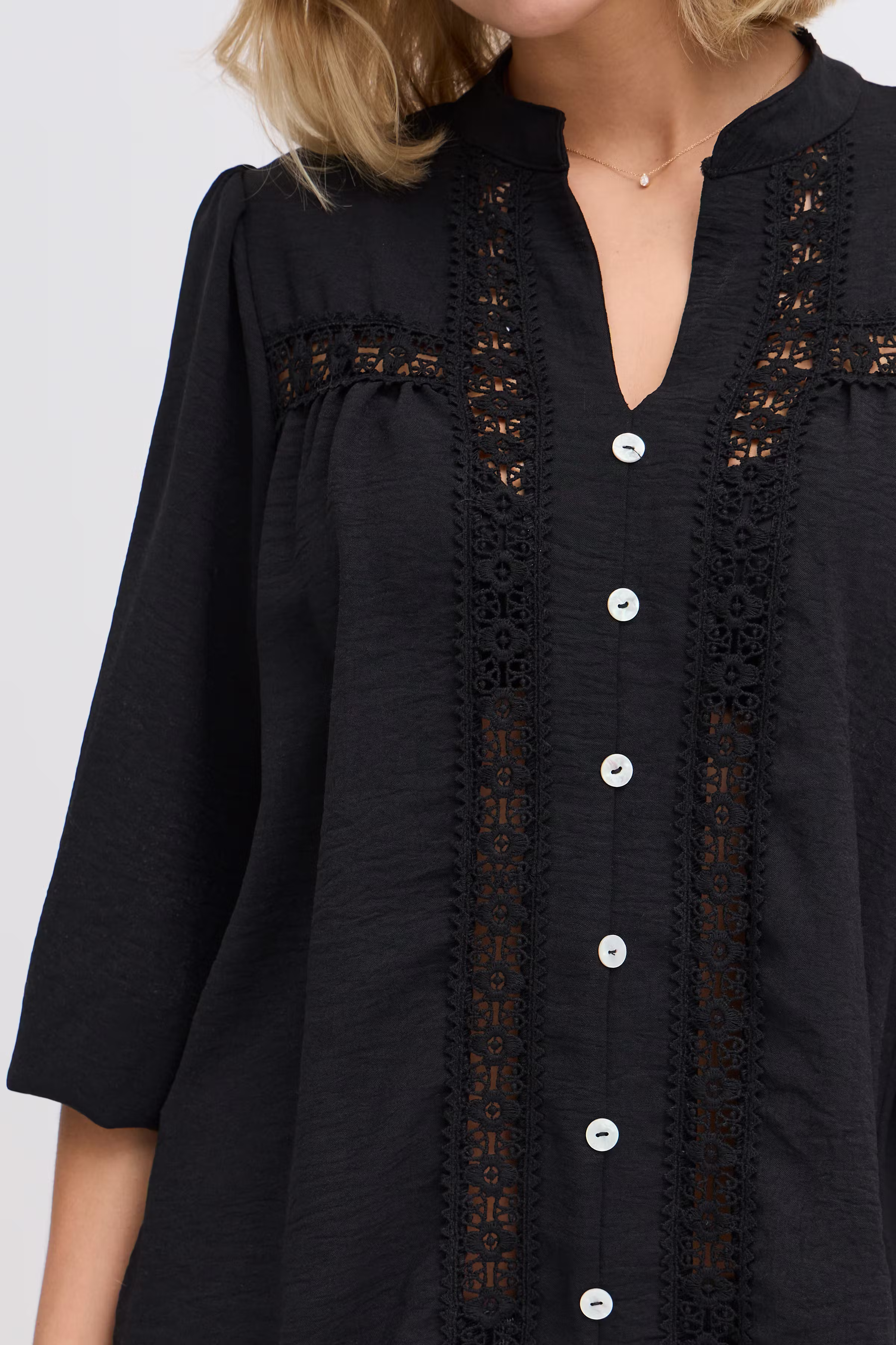 SBGENIA Bluse LOOKBOOK DETAIL 22100867-190303