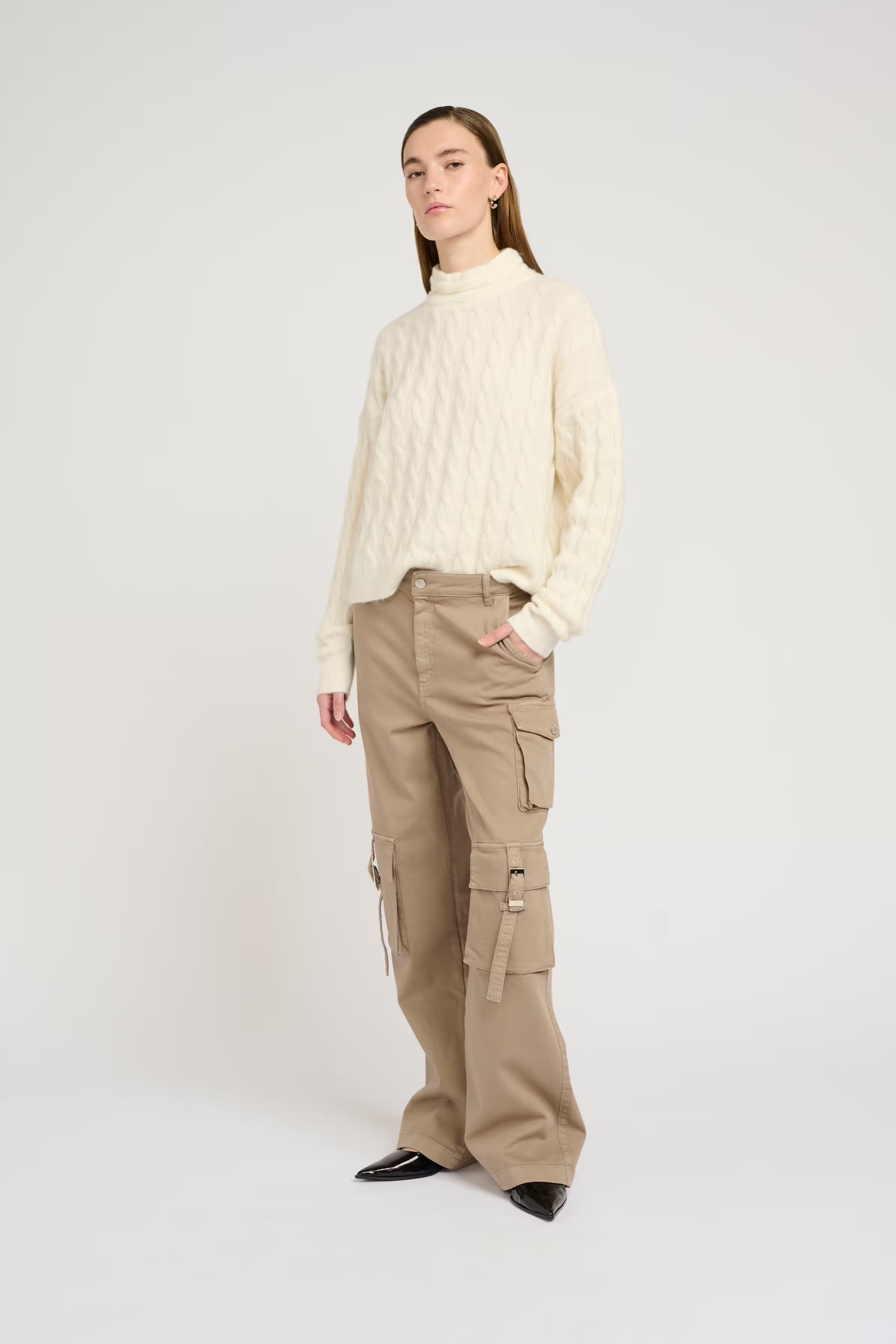 MirzaGZ Cargo trousers LOOKBOOK FRONT 10908720-171310