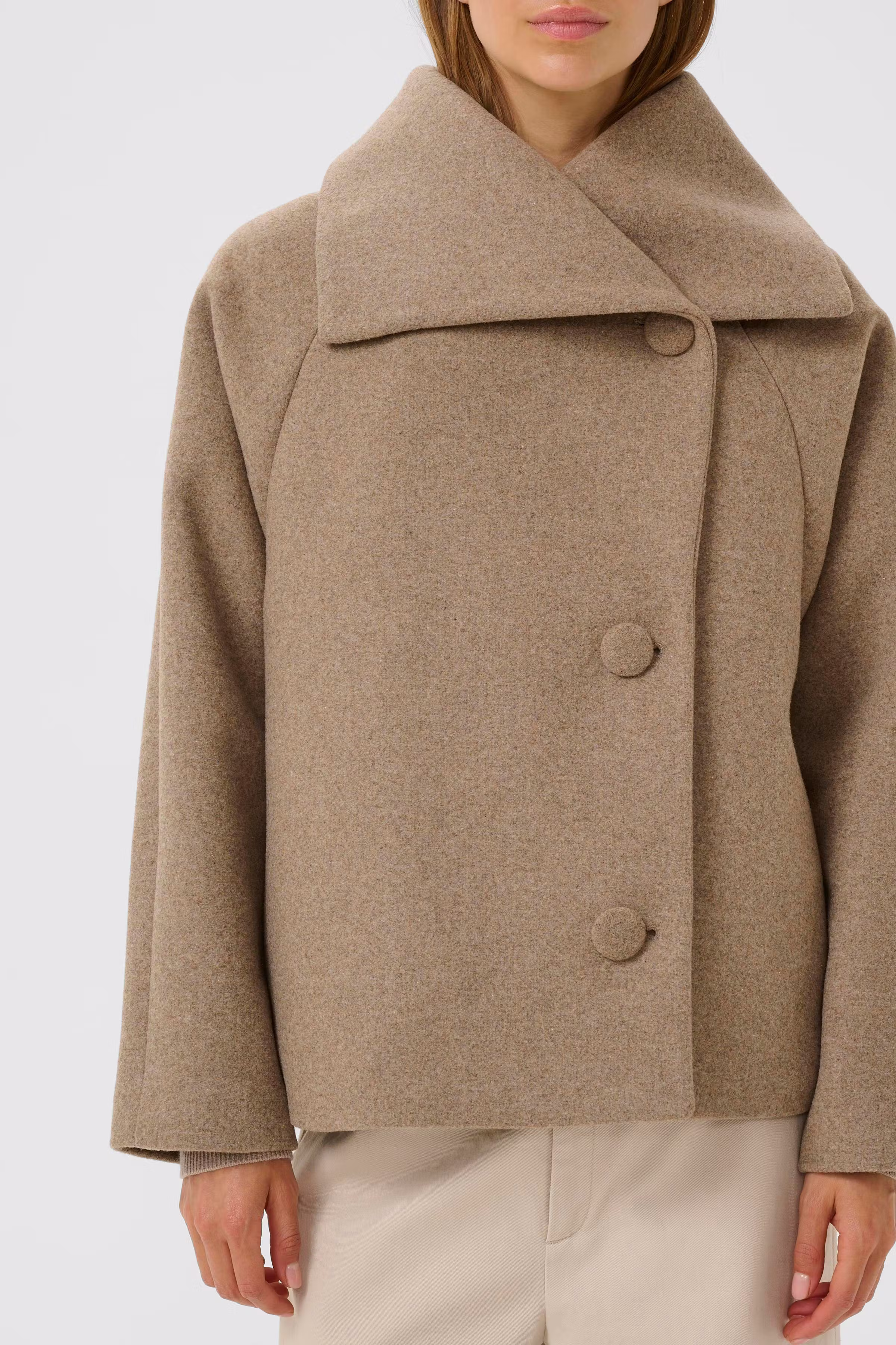 PerryIW Short Mantel LOOKBOOK DETAIL 30110807-1813041