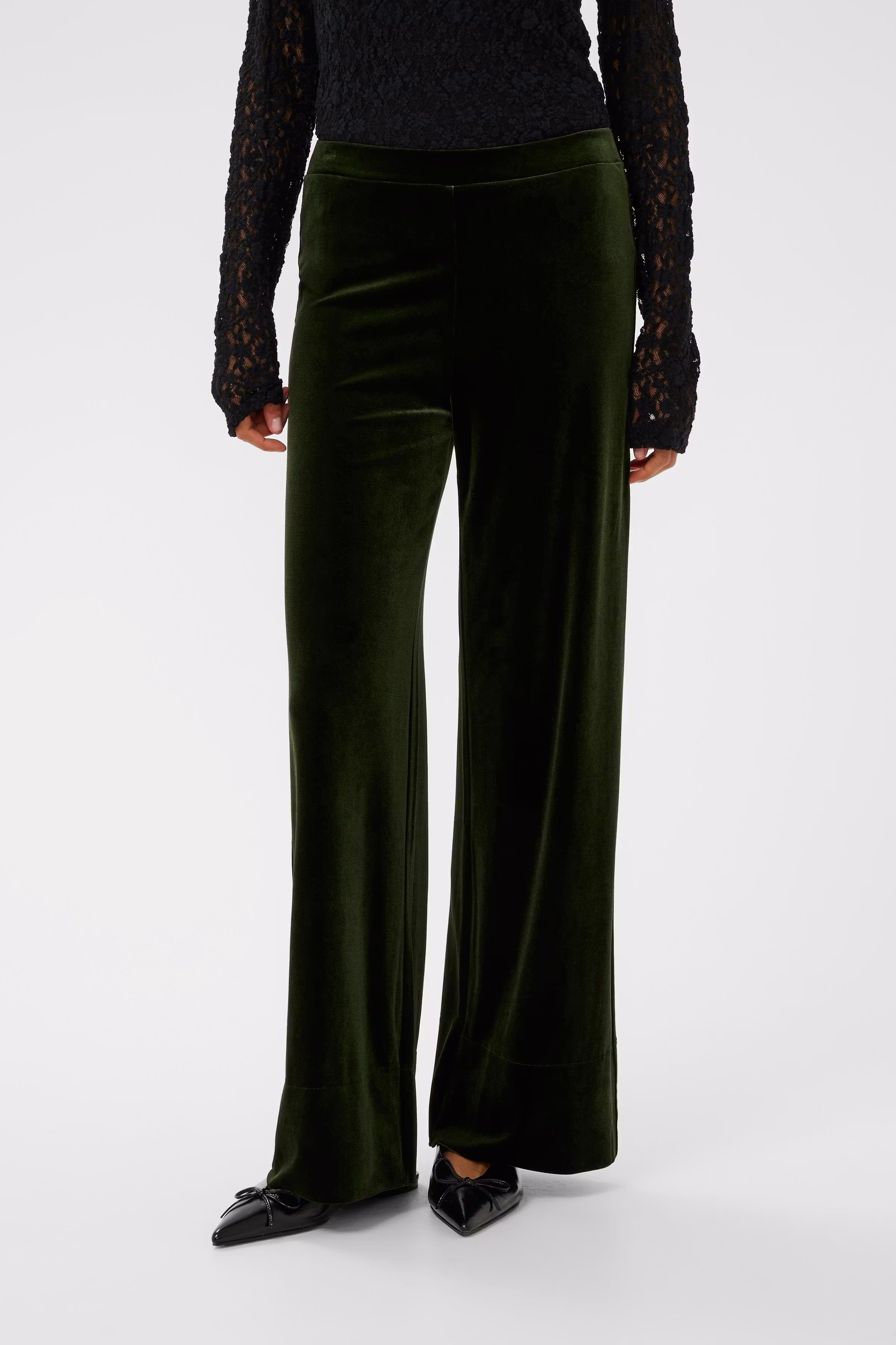 VarlaPW Broek LOOKBOOK FRONT 30310185-190509