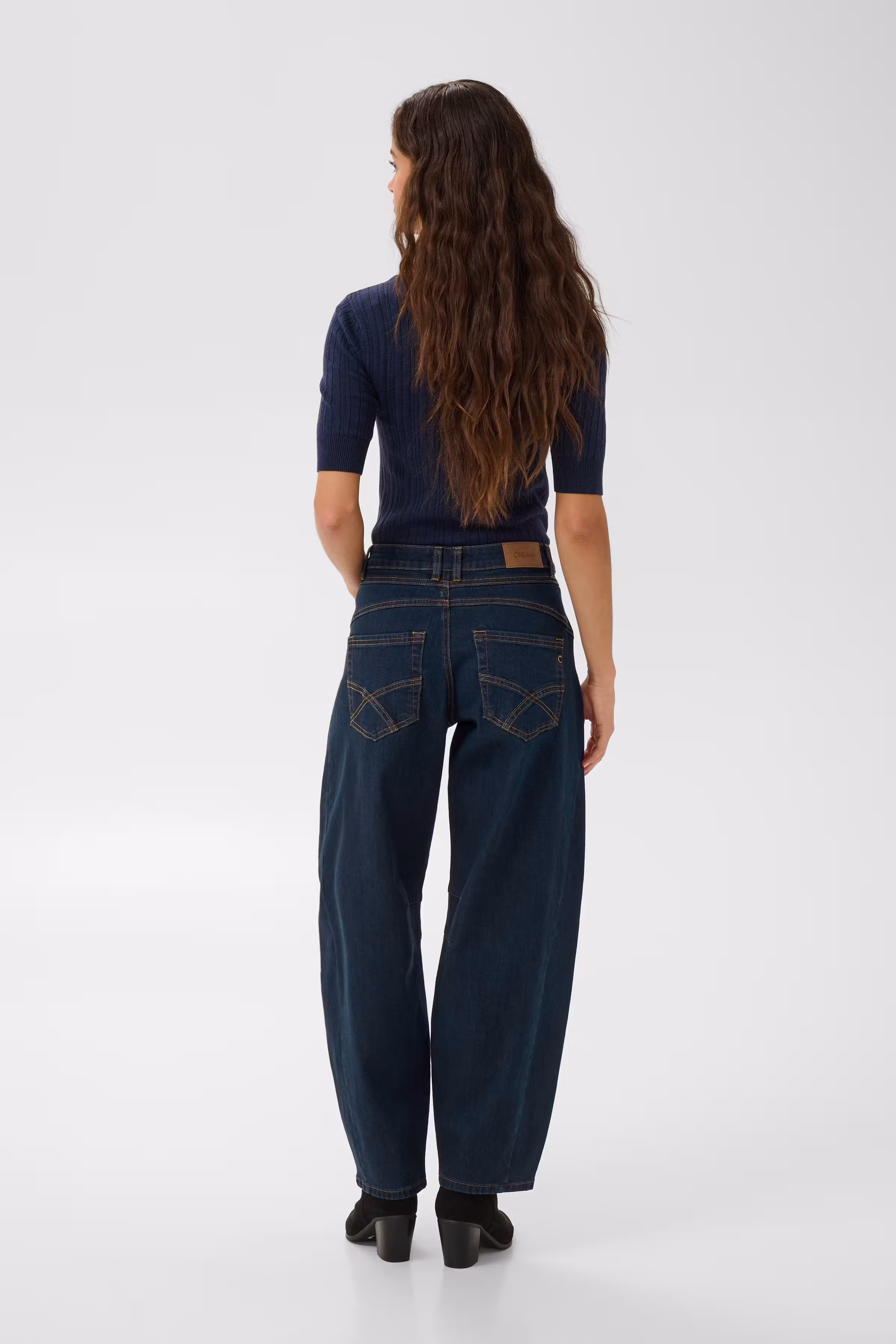 CRBahren Barrel Jeans LOOKBOOK BACK 10614217-108346