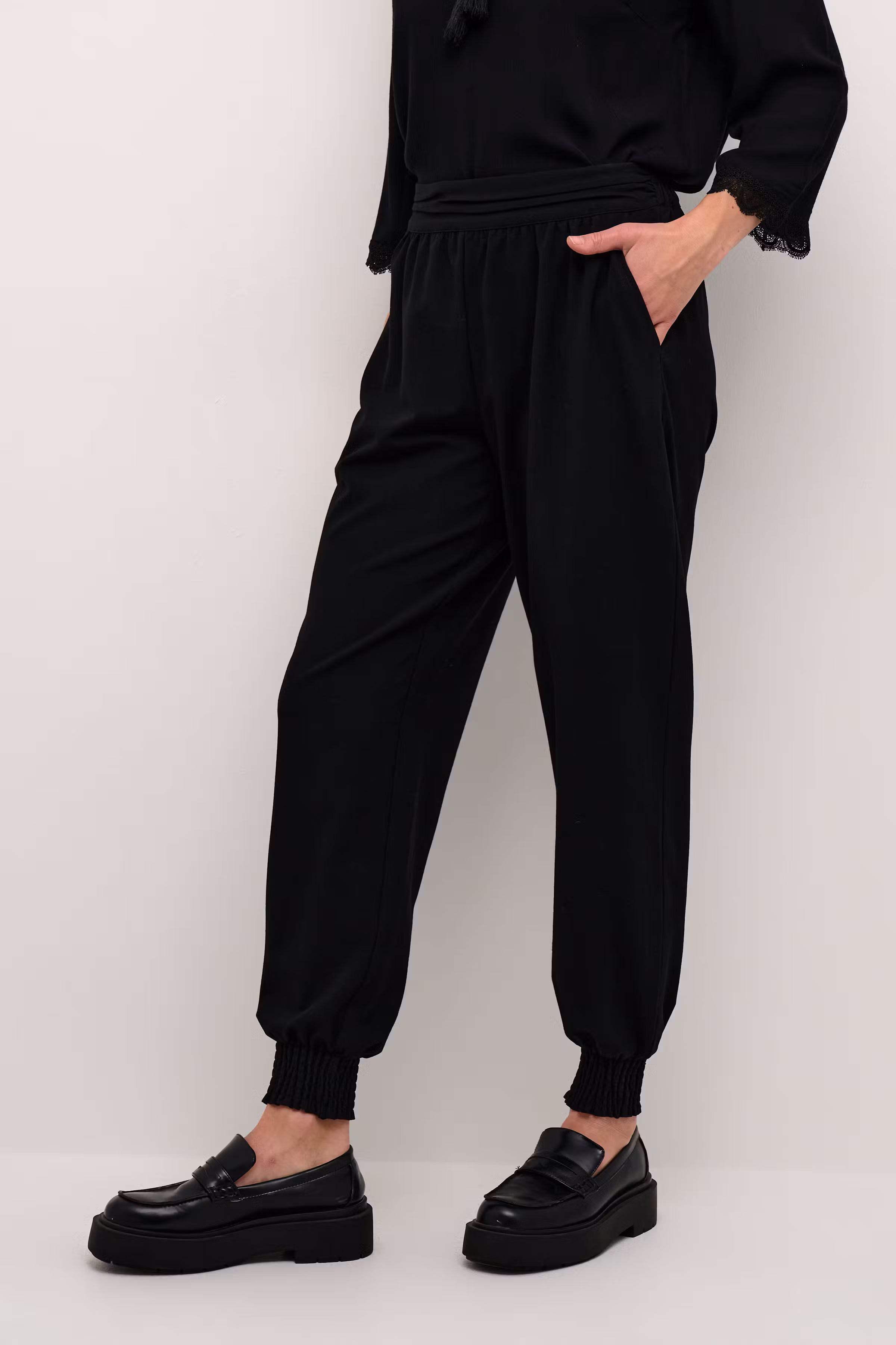 CRCharlott Pantalon LOOKBOOK FRONT 10608712-100120