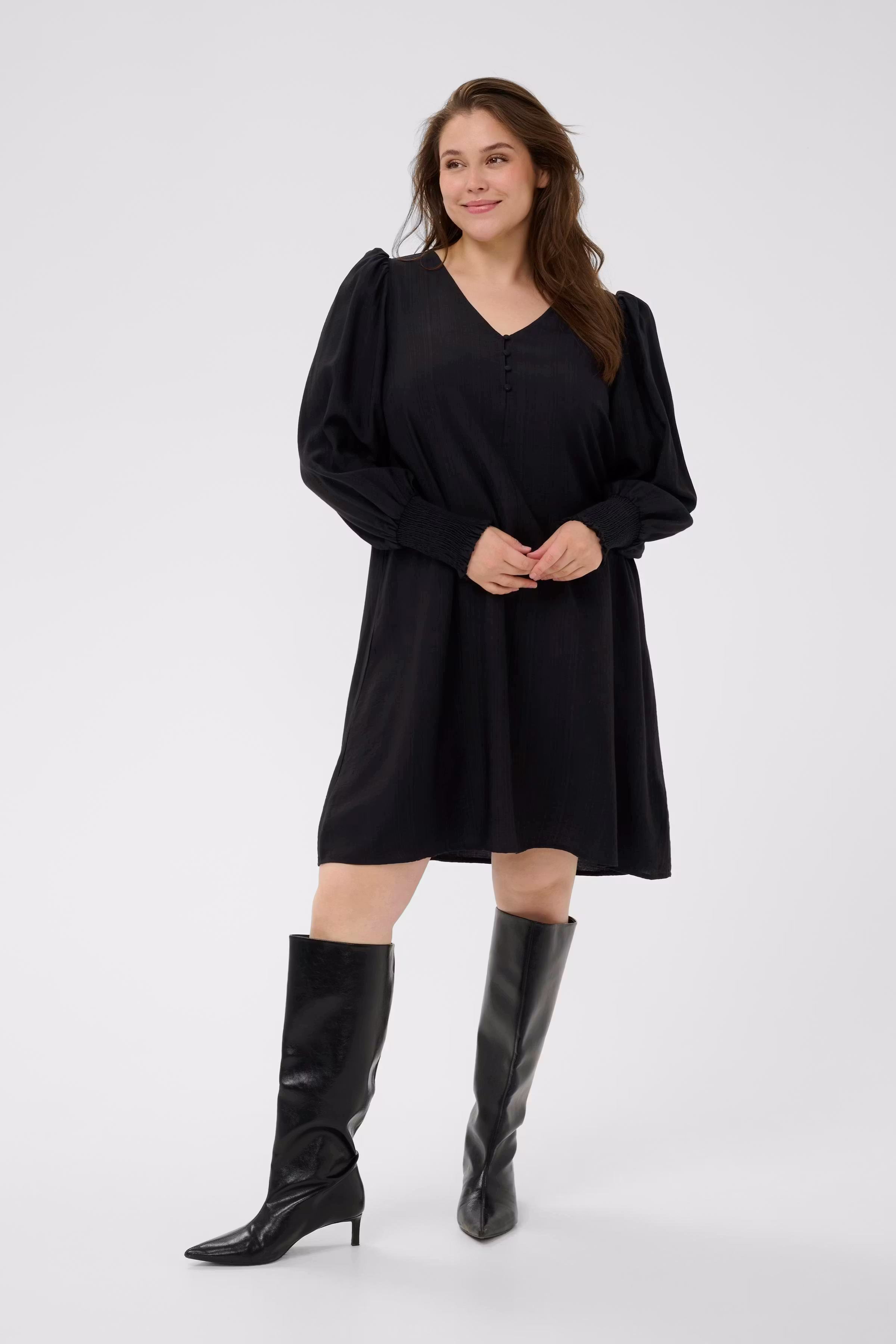 KCsofia Kleid LOOKBOOK FRONT 10583890-100121