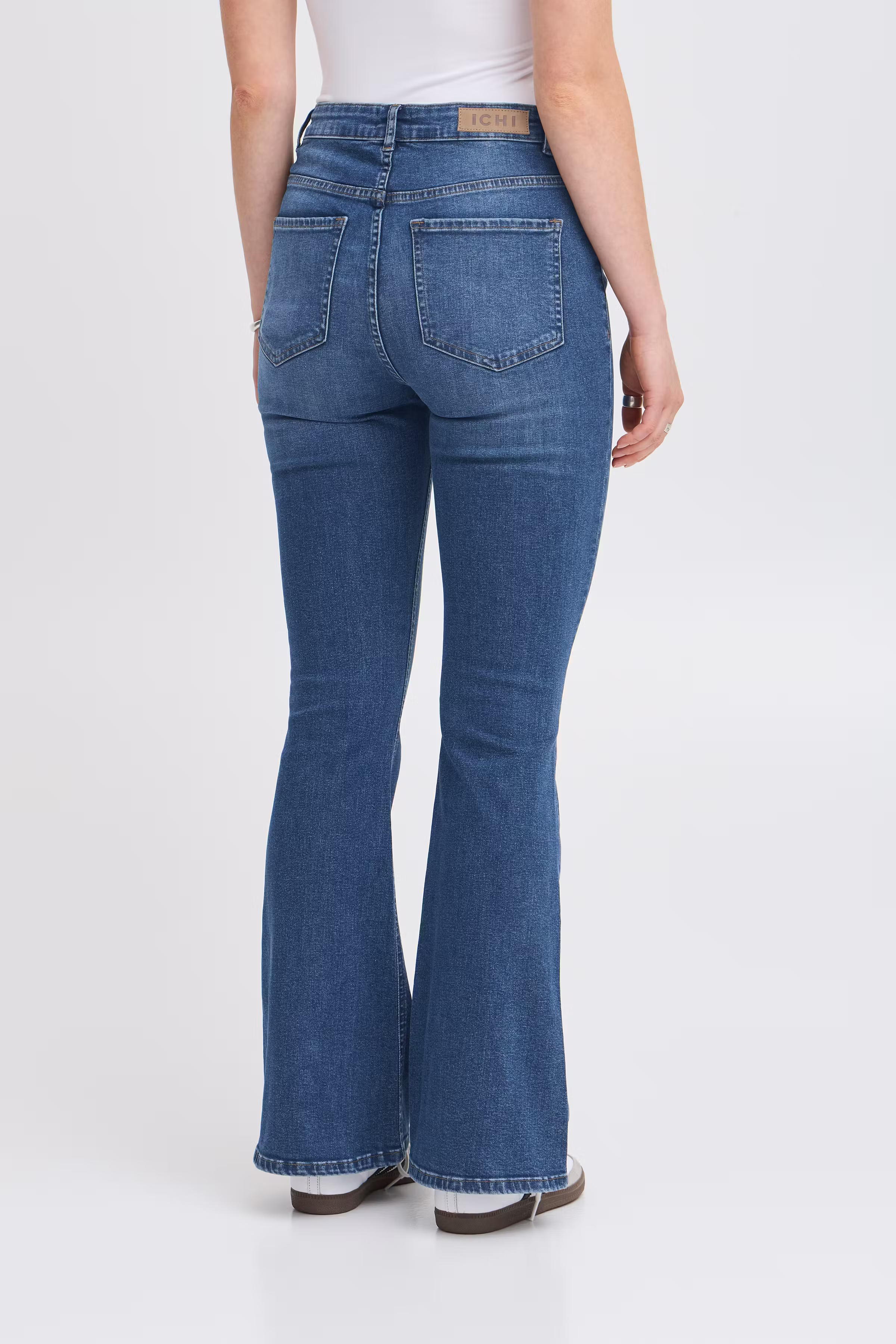 IHTWIGGY FLAIRED HIGH WAIST Jeans LOOKBOOK BACK 20122437-200339