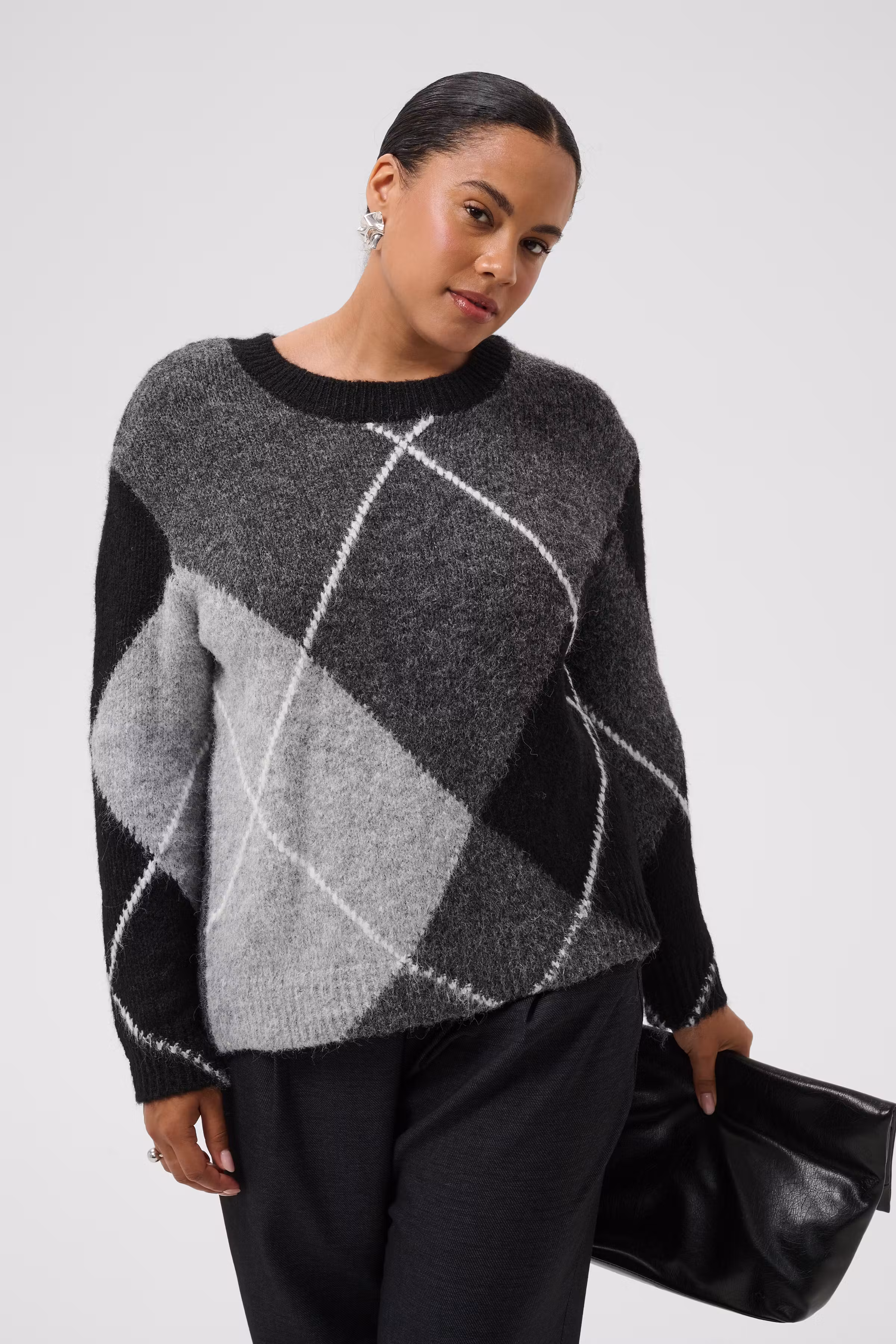 KCkit Pullover LOOKBOOK FRONT 10584421-109970