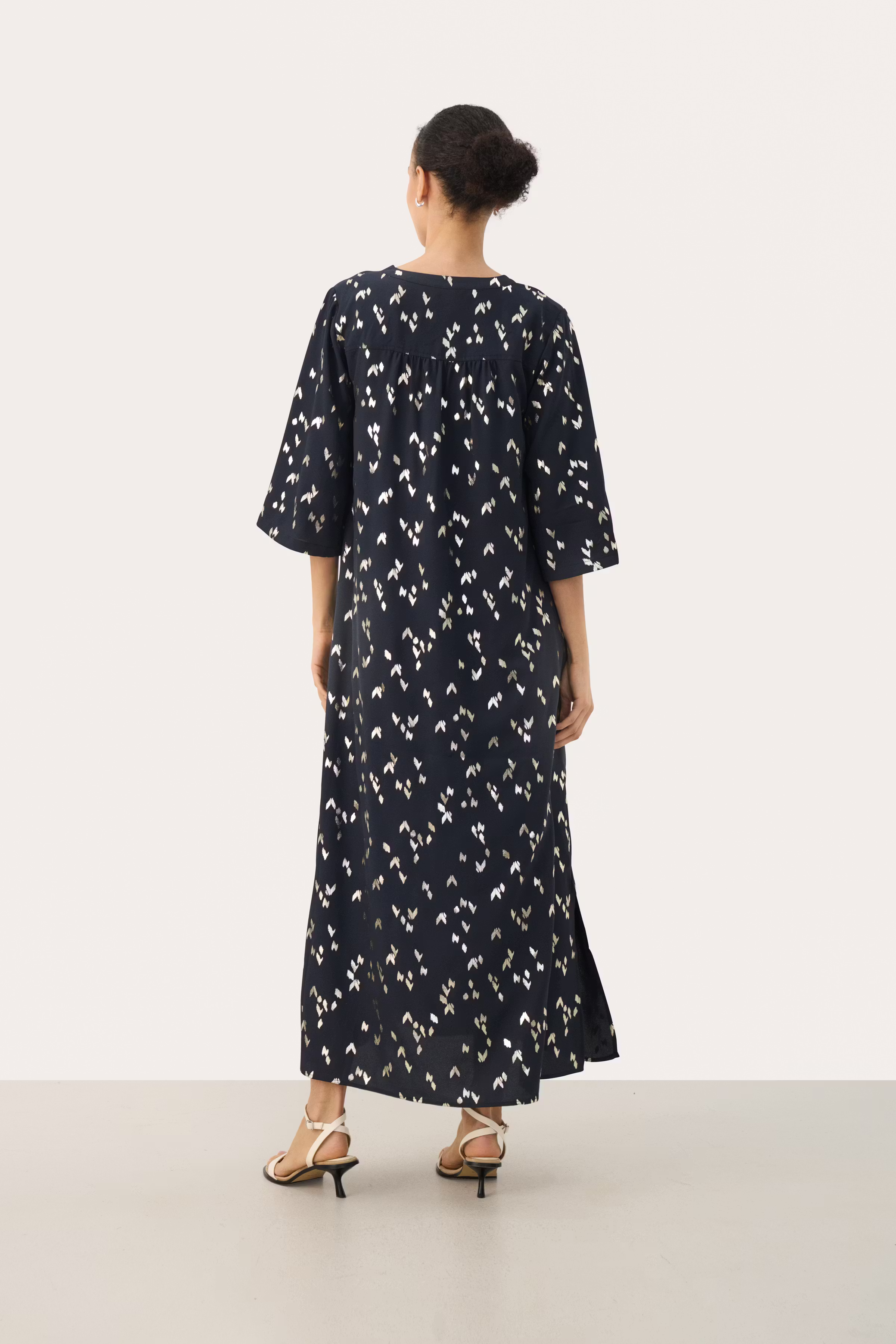 BeritPW Kleid LOOKBOOK BACK 30309906-304027