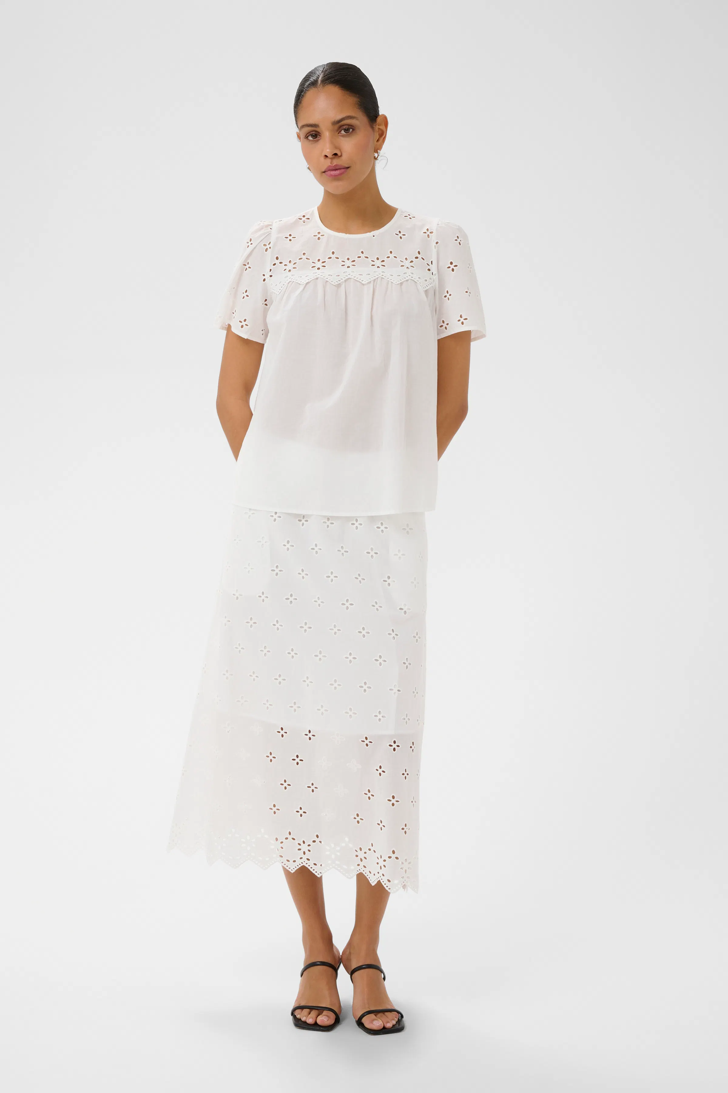 KAmolly Blouse LOOKBOOK FRONT 10512288-110602