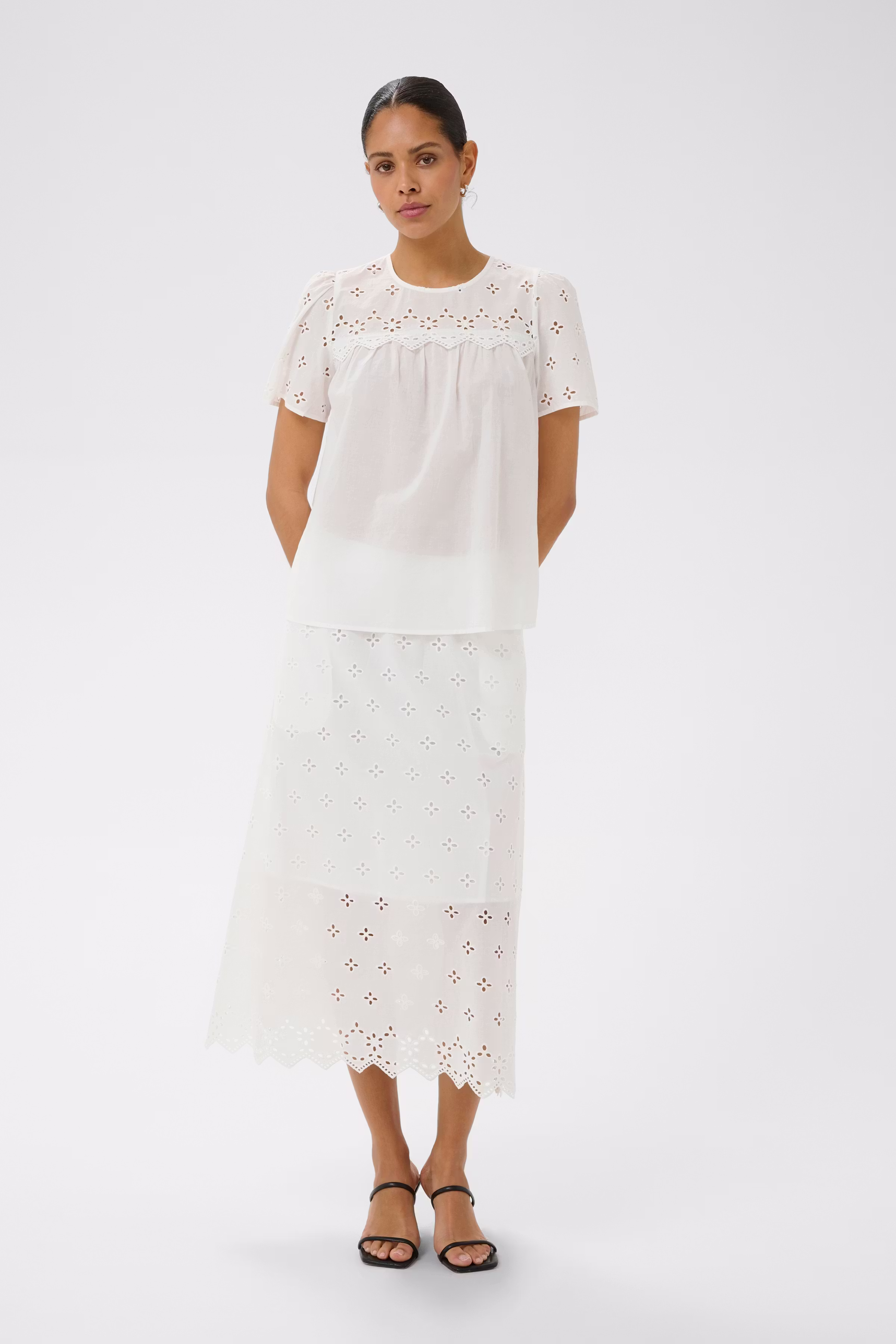 KAmolly Bluse LOOKBOOK FRONT 10512288-110602