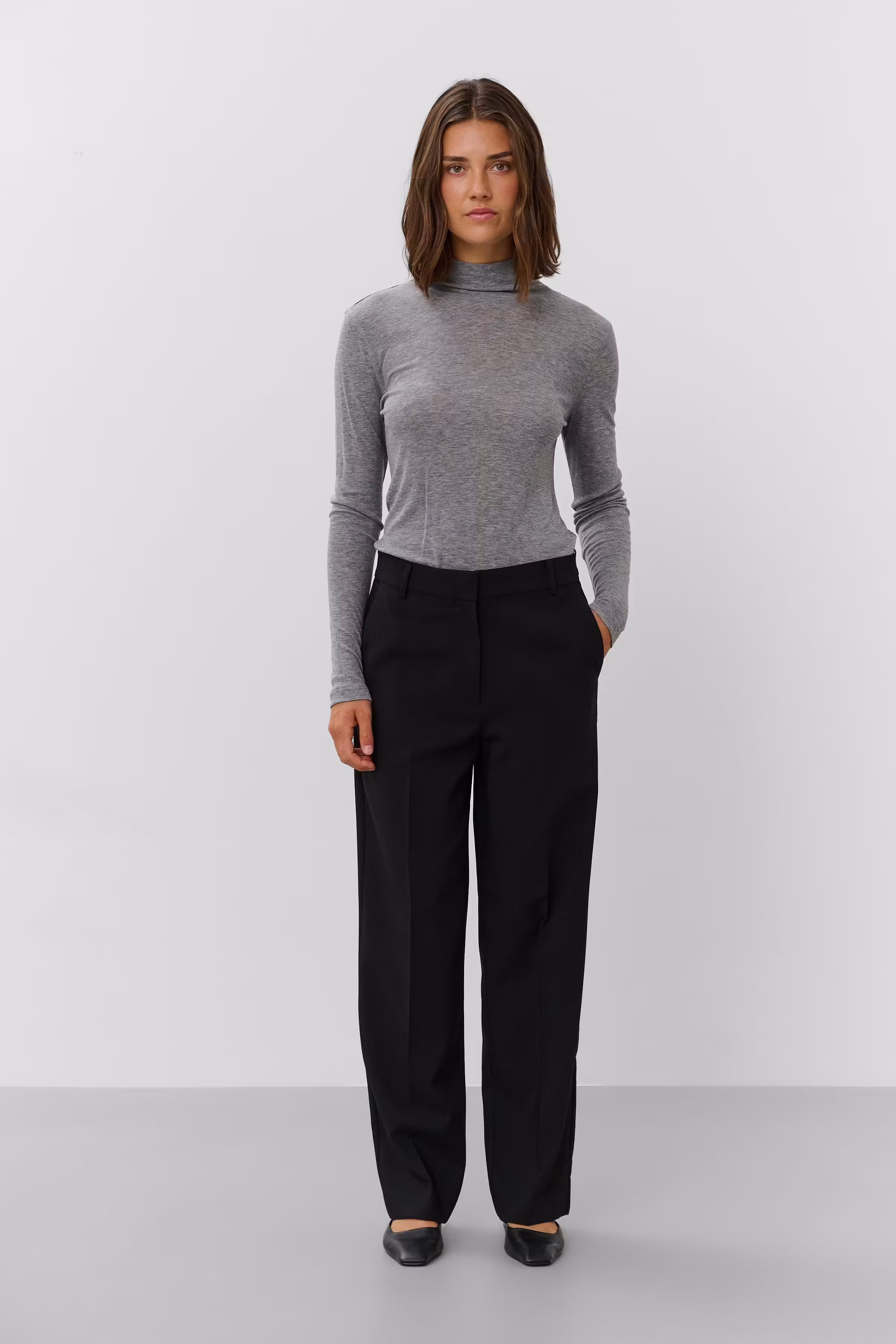 SLCorinne Byxor LOOKBOOK FRONT 30409027-194008