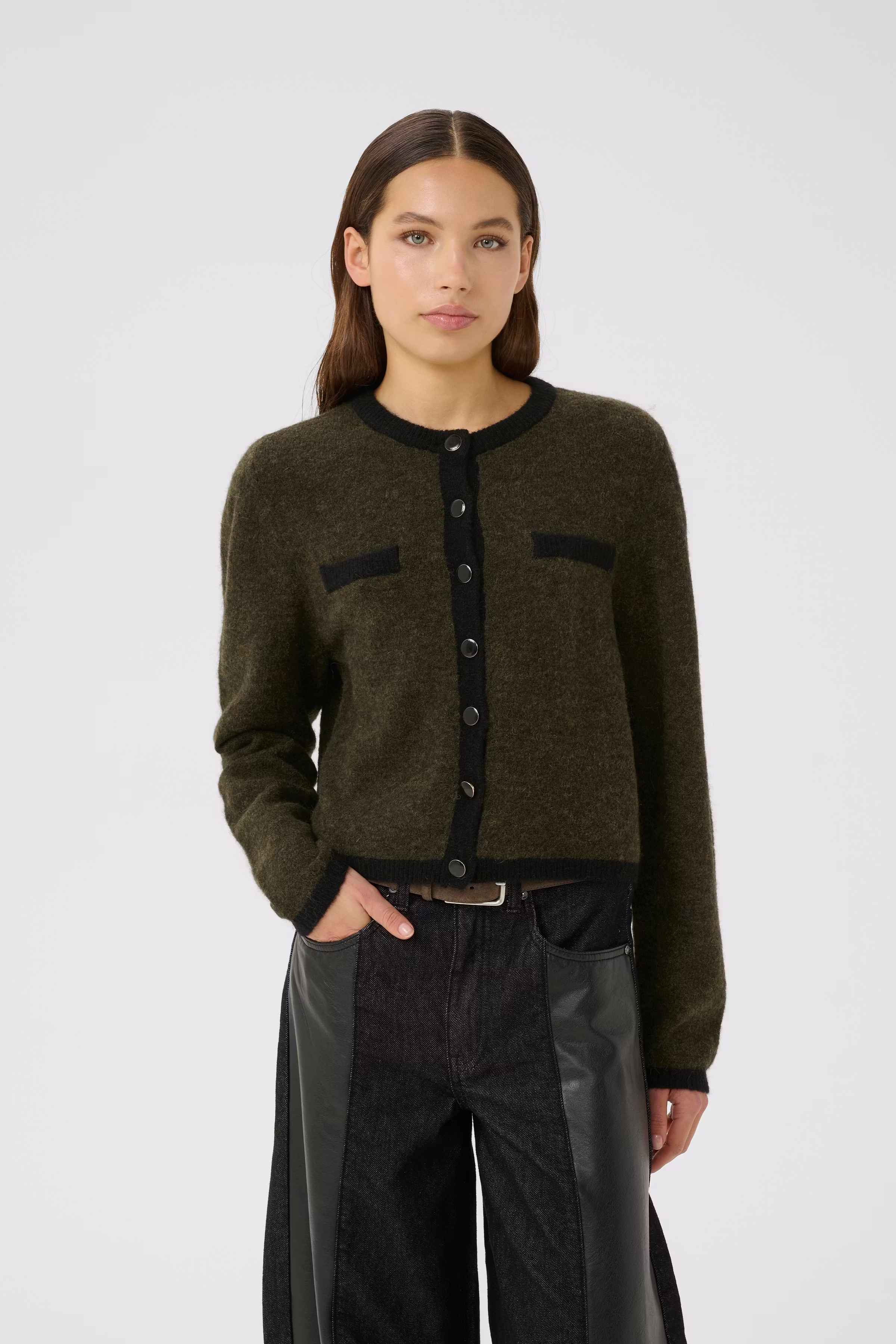 GZalpha Cardigan LOOKBOOK FRONT 10910459-108313