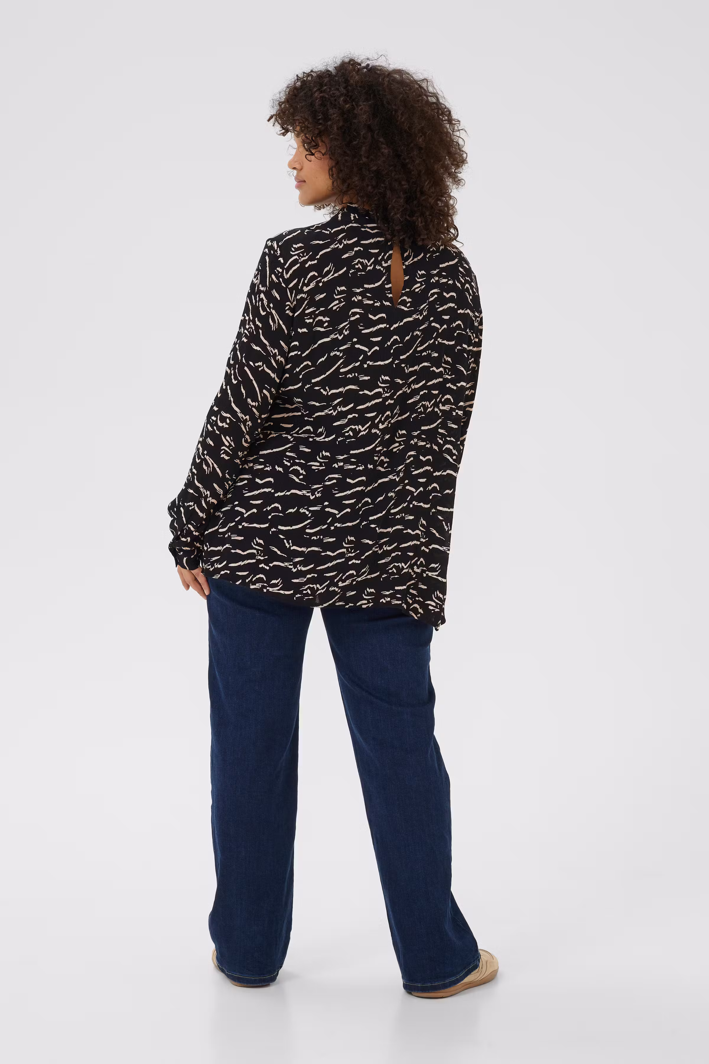 KClune Bluse LOOKBOOK BACK 10583162-107346