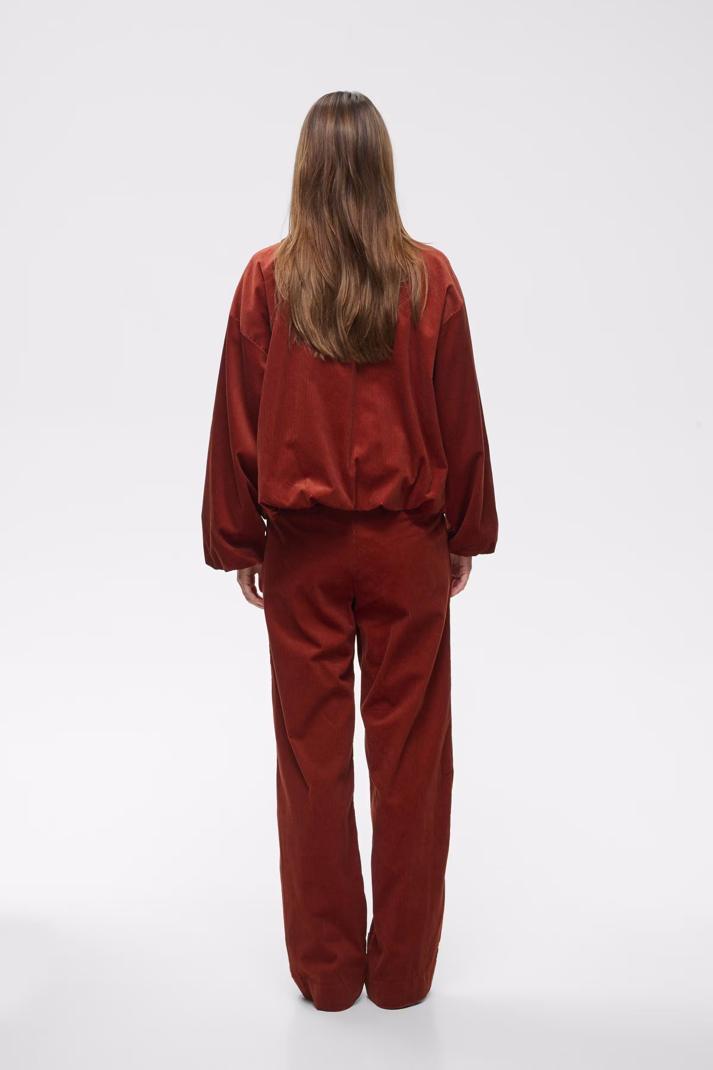 HALIMAIW Hose LOOKBOOK BACK 30112806-181541