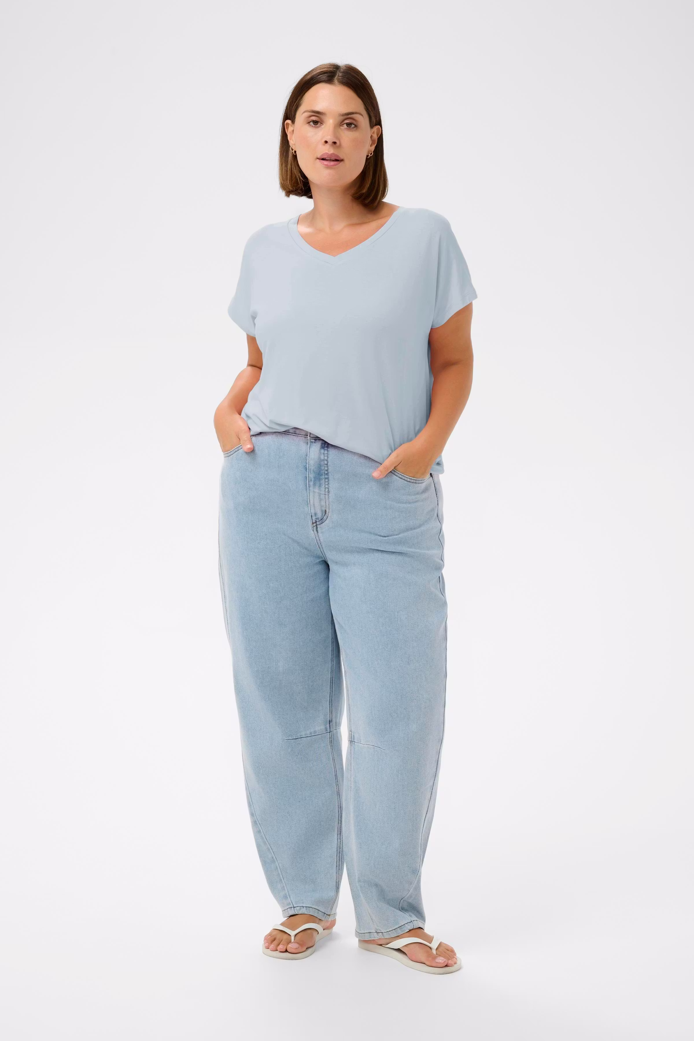 KCjena T-shirt LOOKBOOK FRONT 10582098-144005