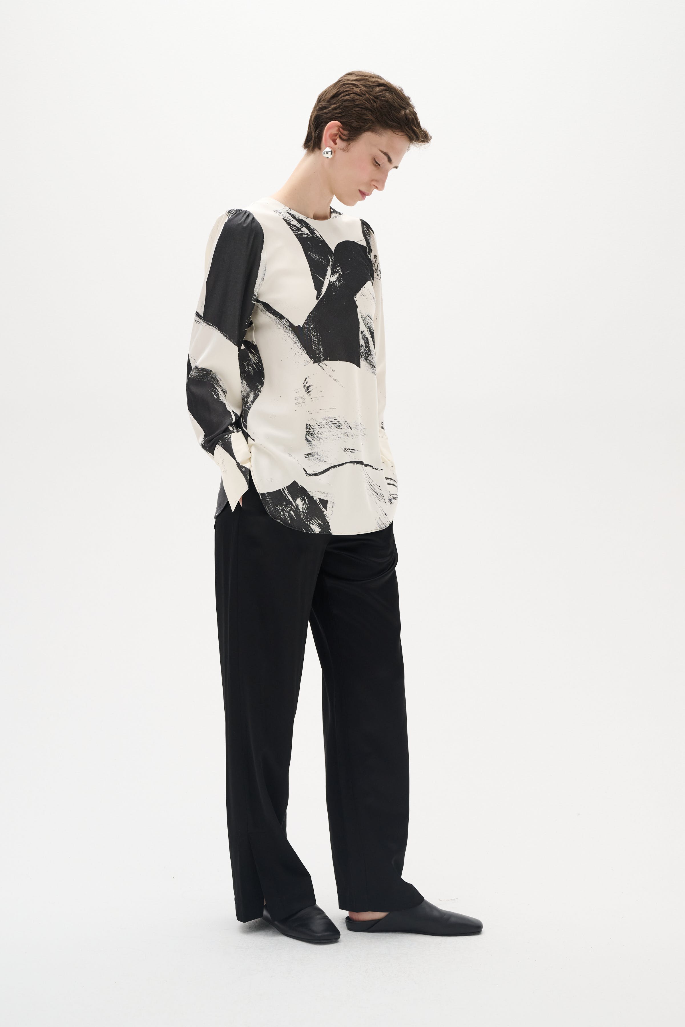 ValerieIW Blus LOOKBOOK FRONT 30109984-303374