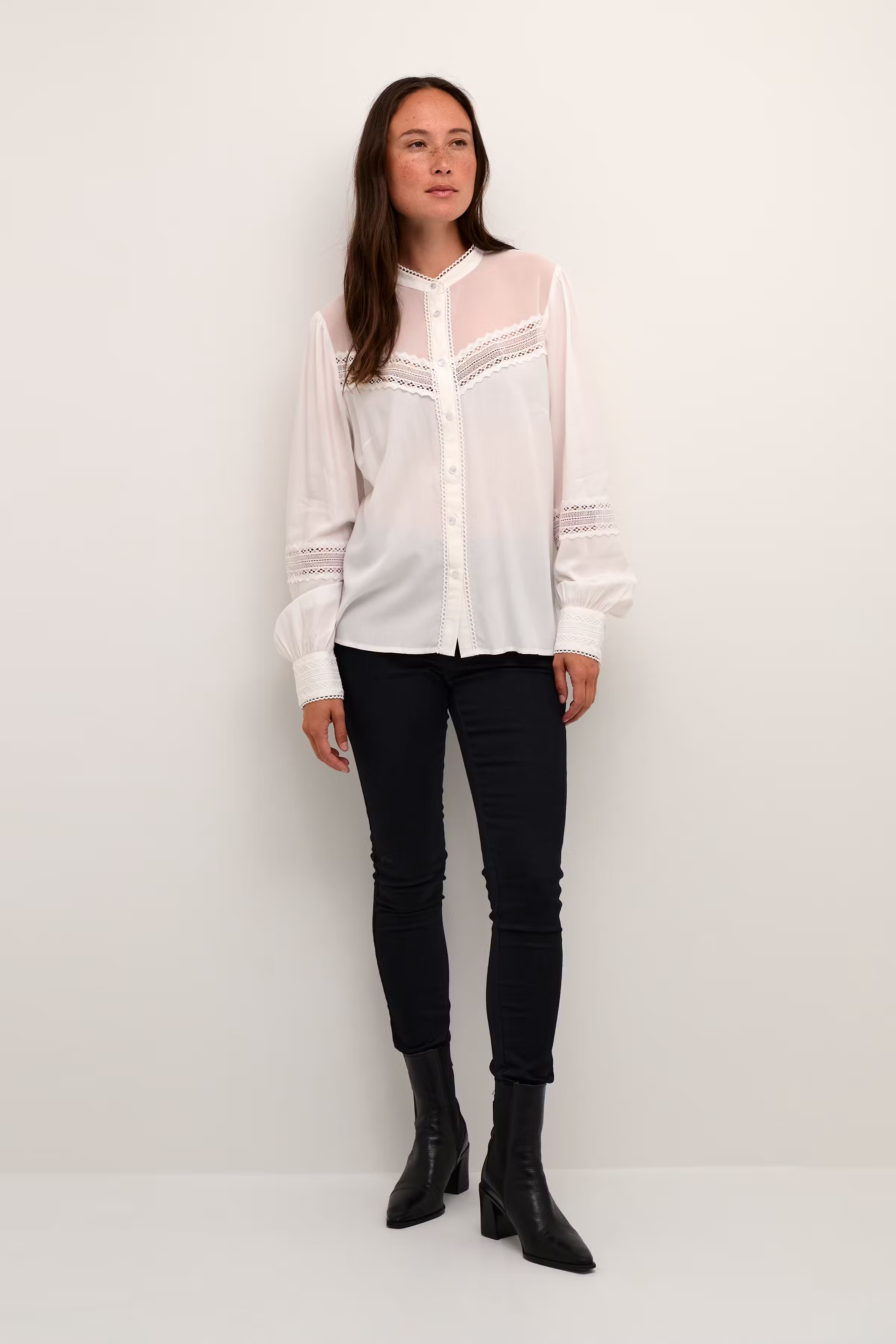 KAmille Bluse LOOKBOOK FRONT 10508493-110602