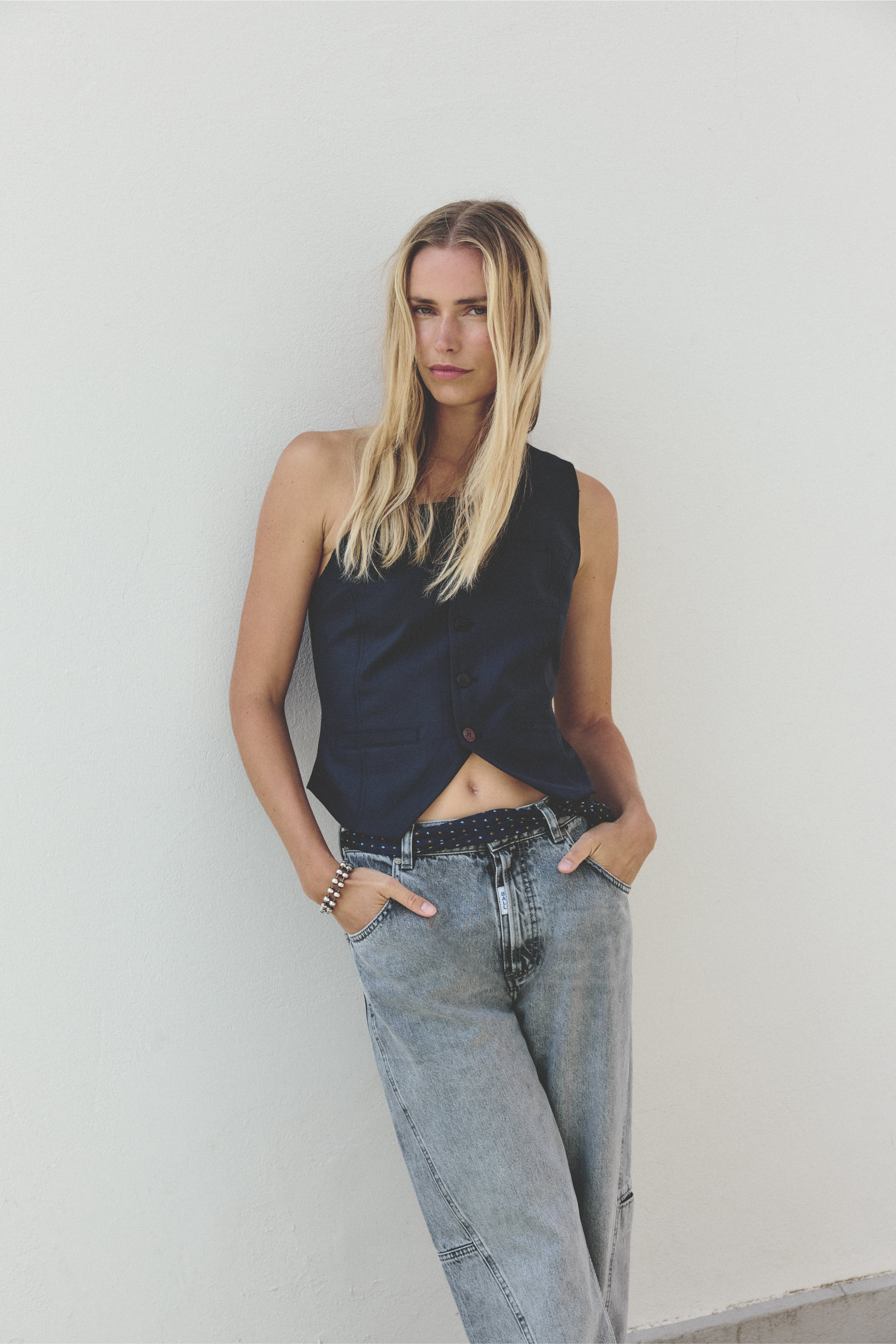 BAFRANCESCA Väst LOCATION NONE 50405114-194018