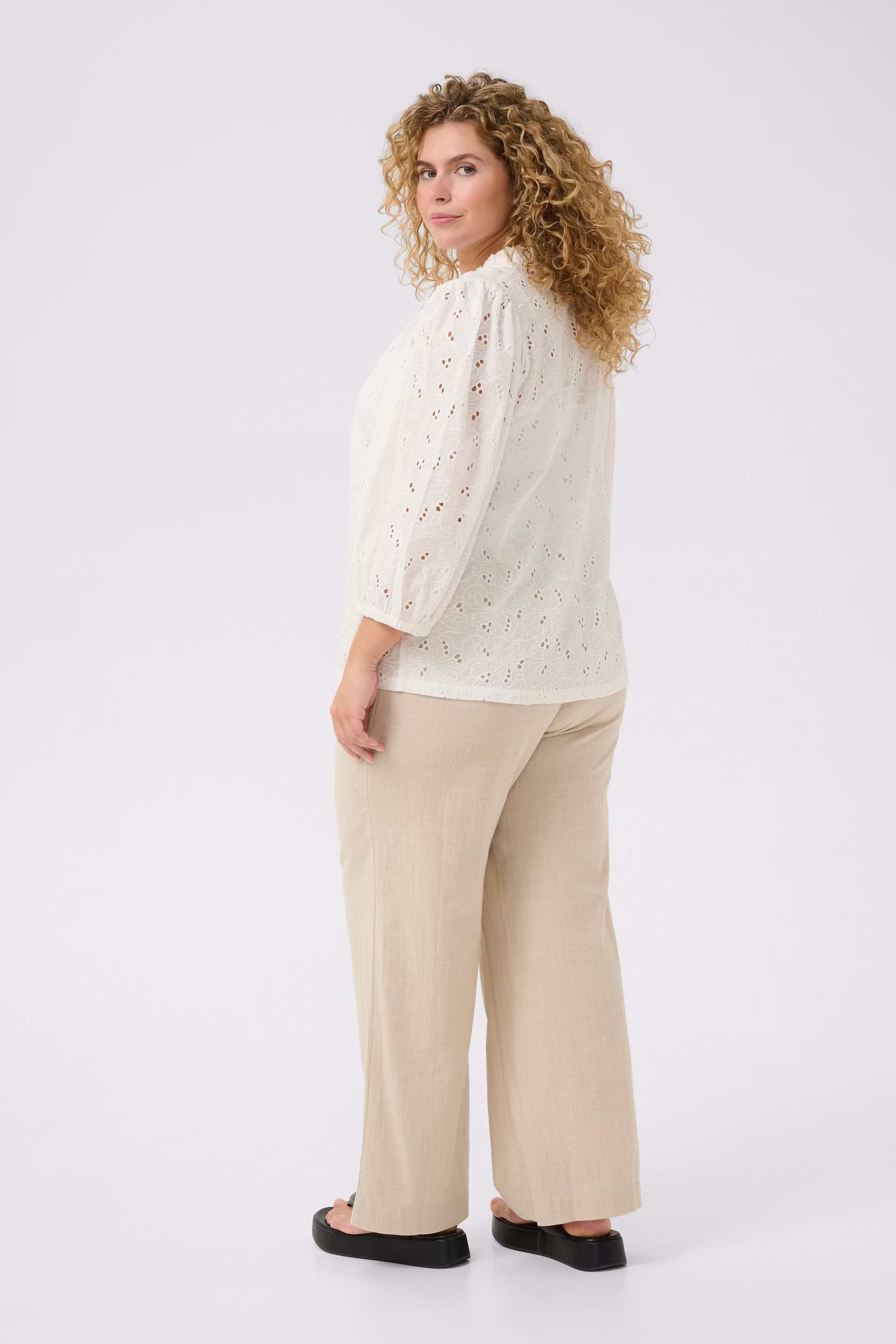 KCtenna Blouse LOOKBOOK BACK 10583239-110602