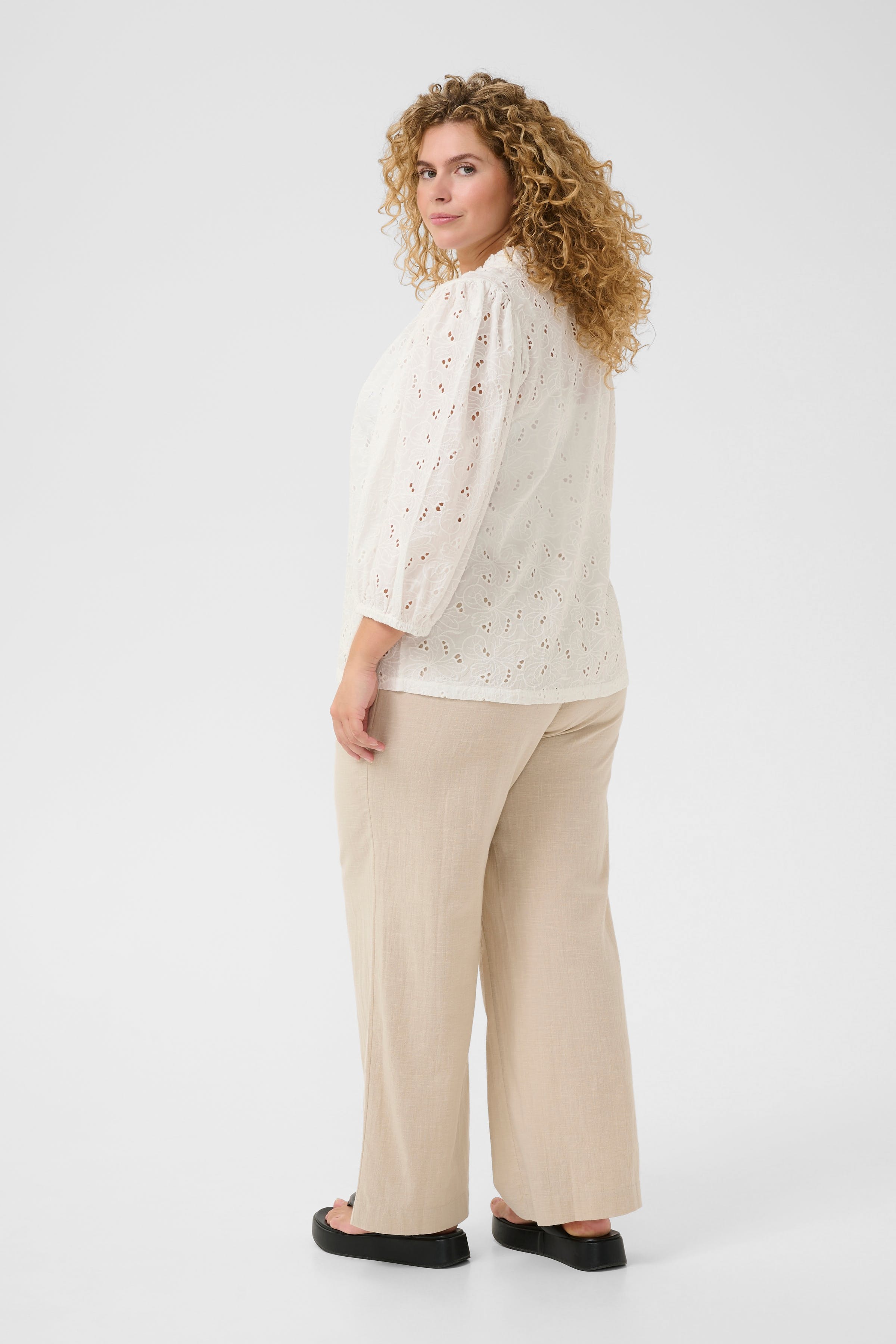 KCtenna Blouse LOOKBOOK BACK 10583239-110602