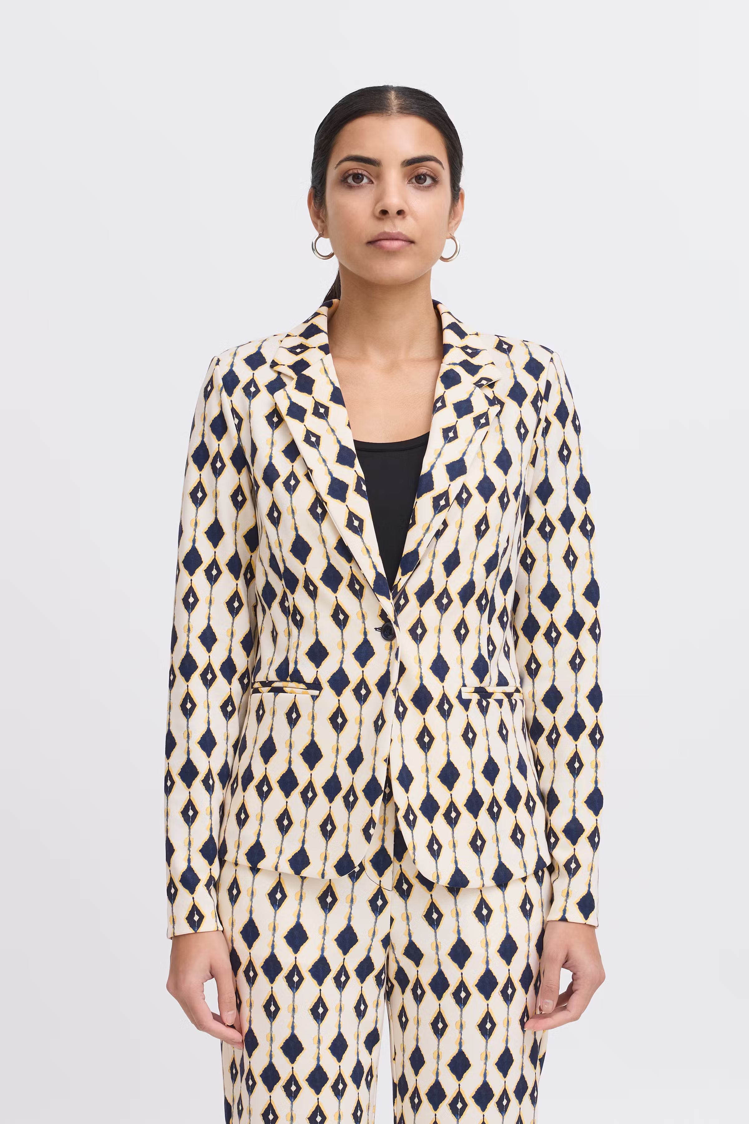 IHKATE Blazer LOOKBOOK FRONT 20123019-204419