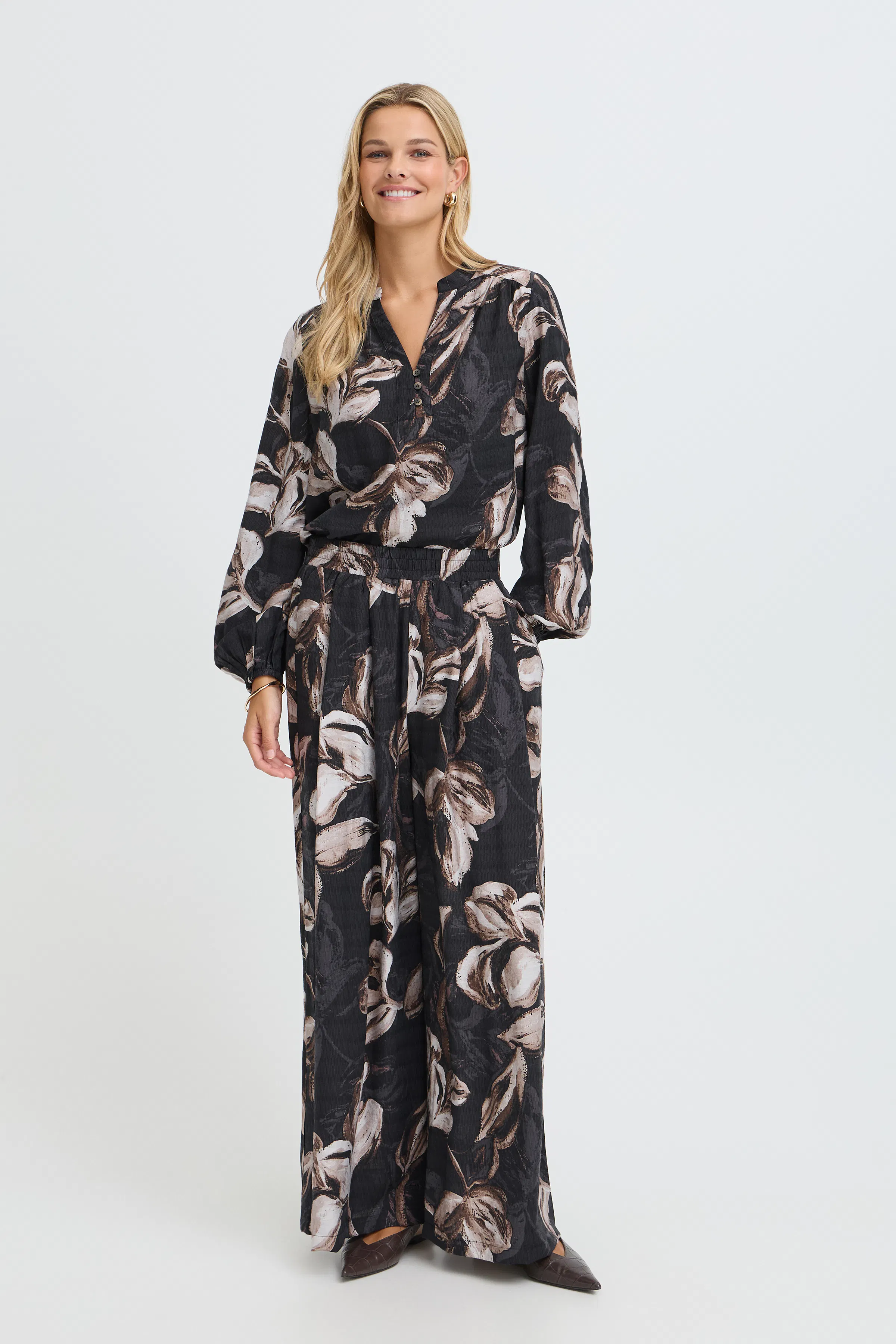 FRARIANA Hose LOOKBOOK FRONT 20618454-900013980