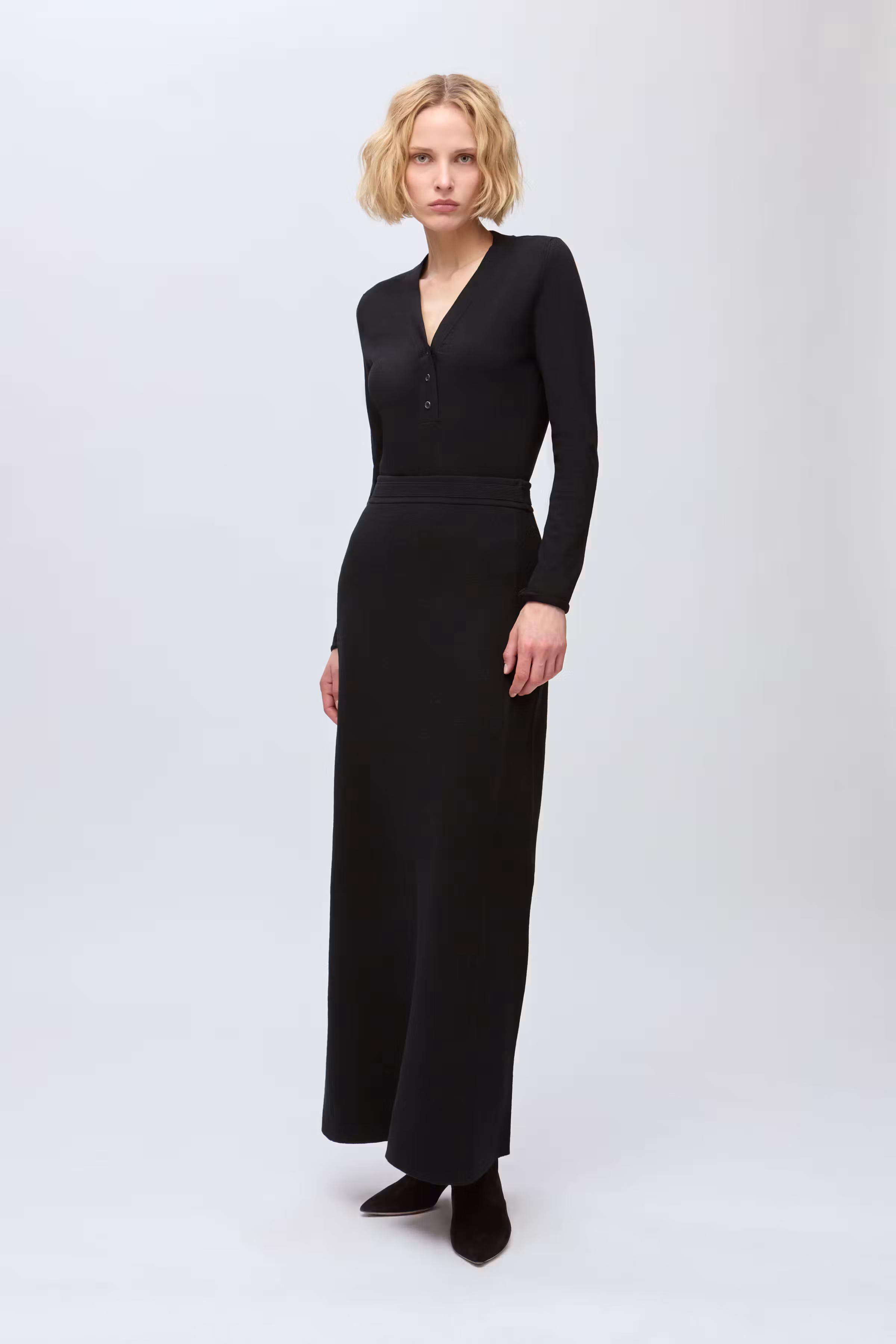 IOFinna Body LOOKBOOK FRONT 30600121-BK999
