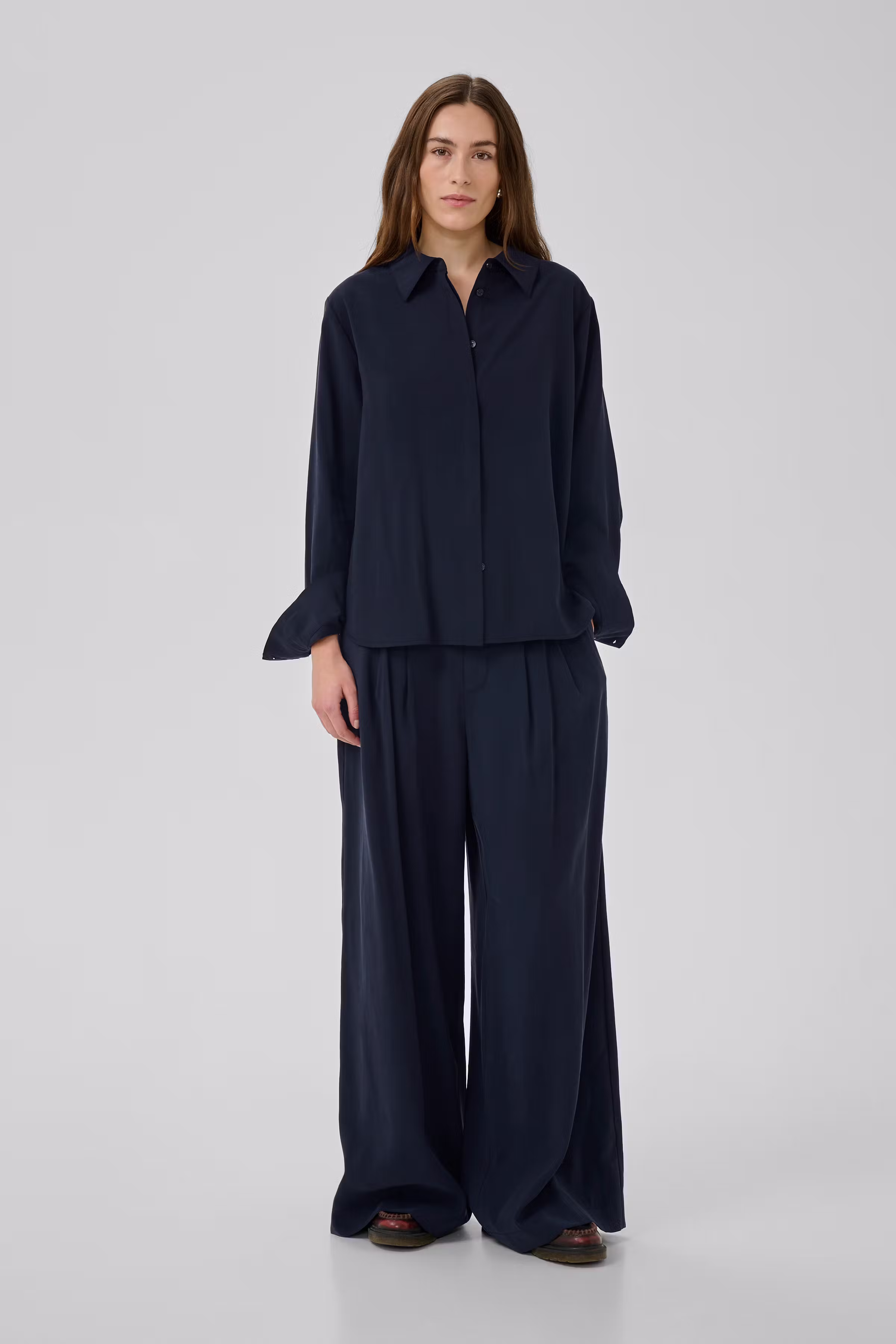 MWMindy Shirt LOOKBOOK FRONT 10705432-103565