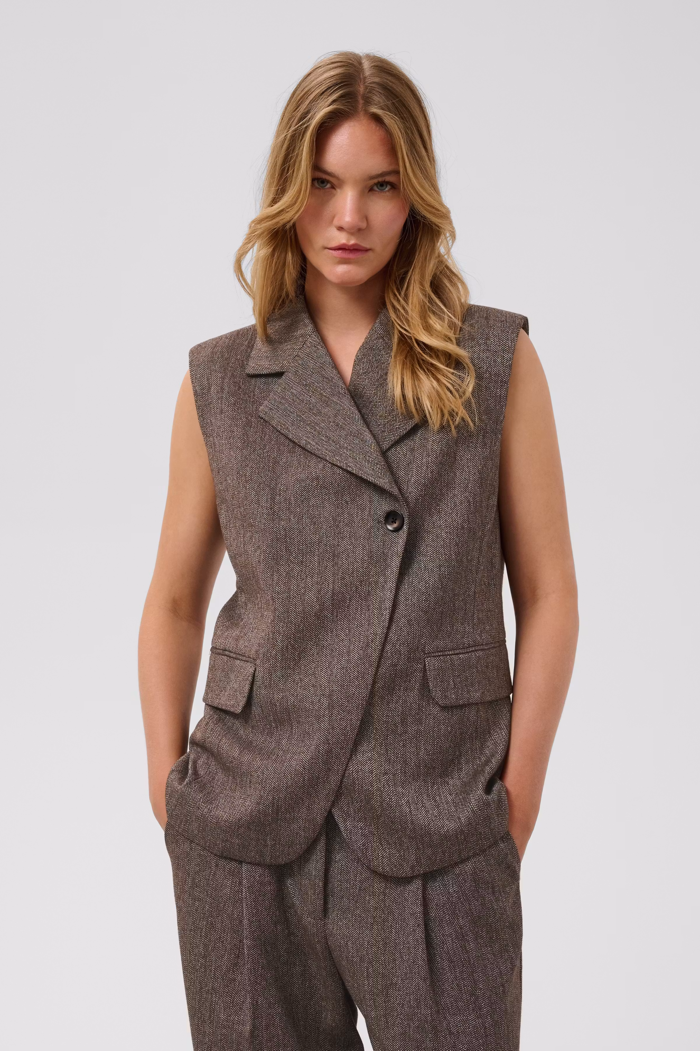 SLKango Waistcoat LOOKBOOK FRONT 30409490-305270