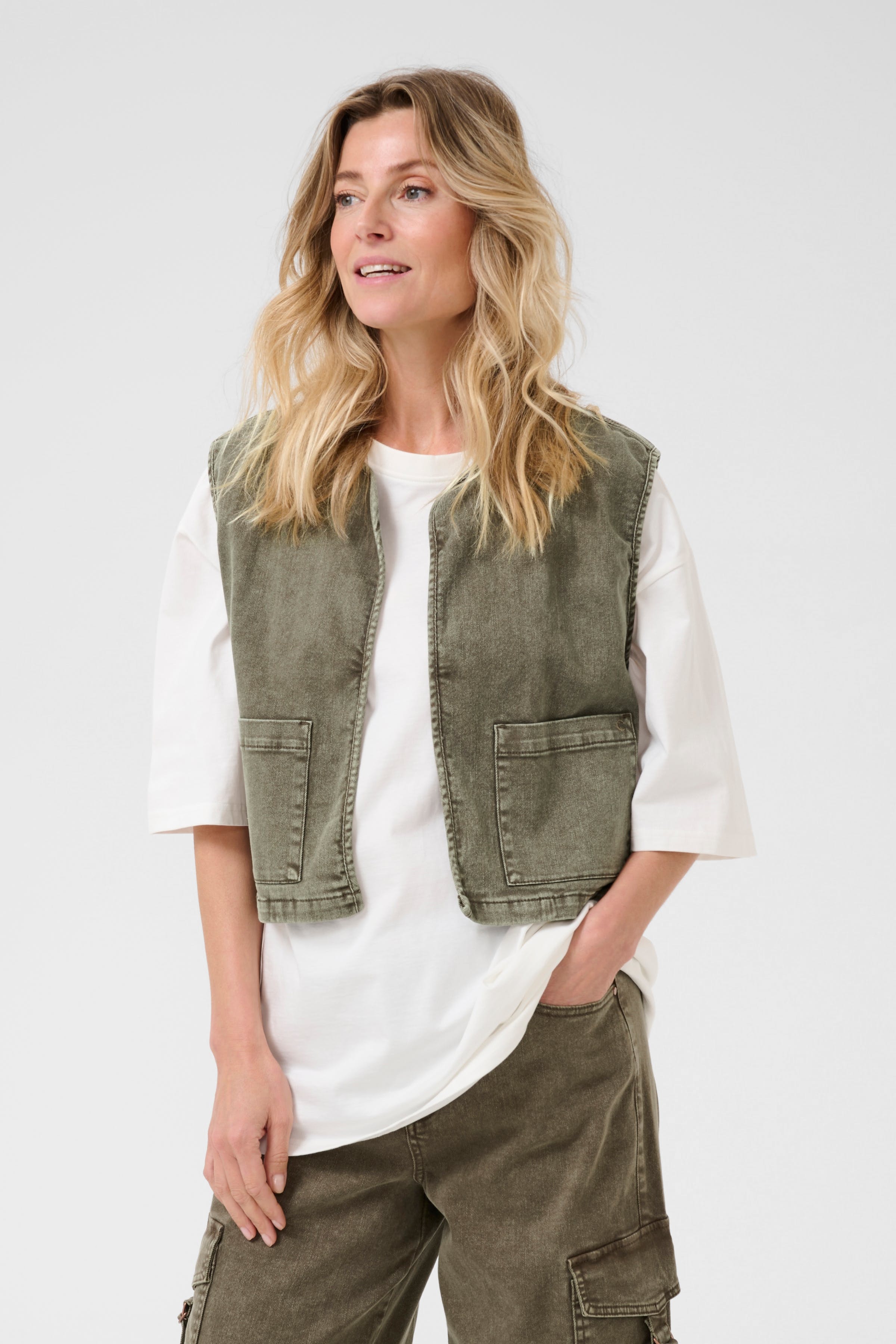 CRMelanie Weste LOOKBOOK FRONT 10614056-107913