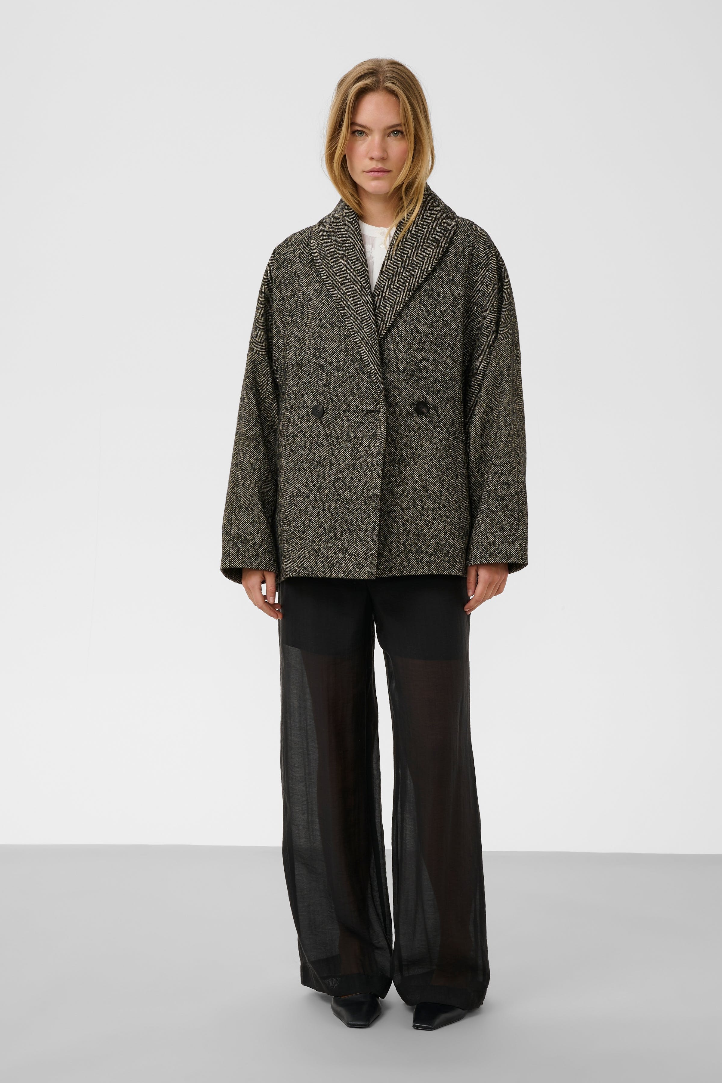 SLCova Coat LOOKBOOK FRONT 30409259-304907