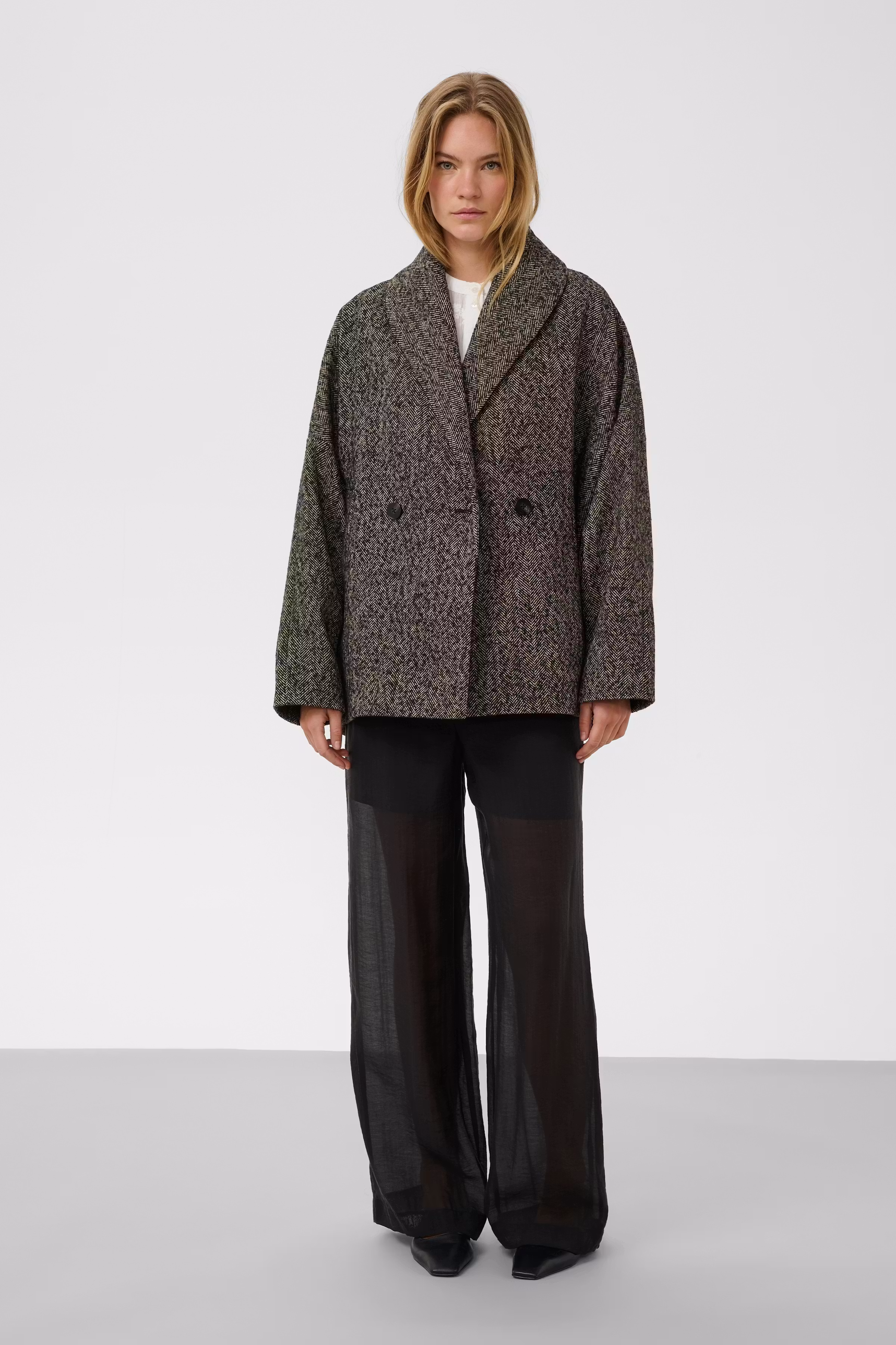 SLCova Coat LOOKBOOK FRONT 30409259-304907