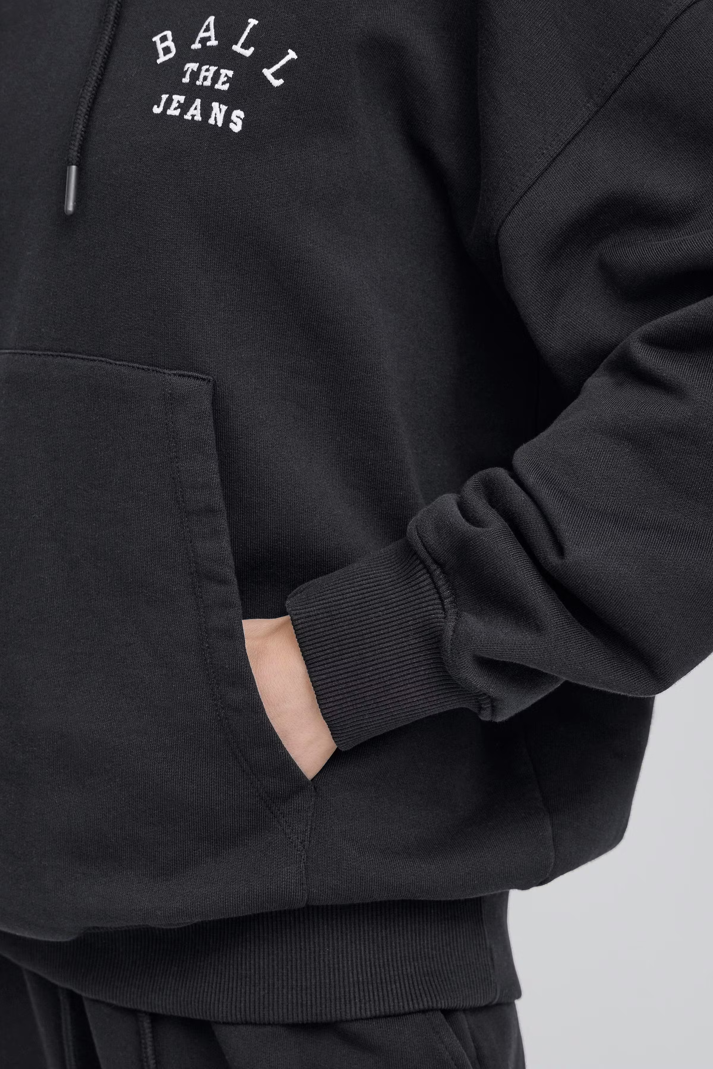 BASAVONA Sweatshirt LOOKBOOK DETAIL 50405150-204005