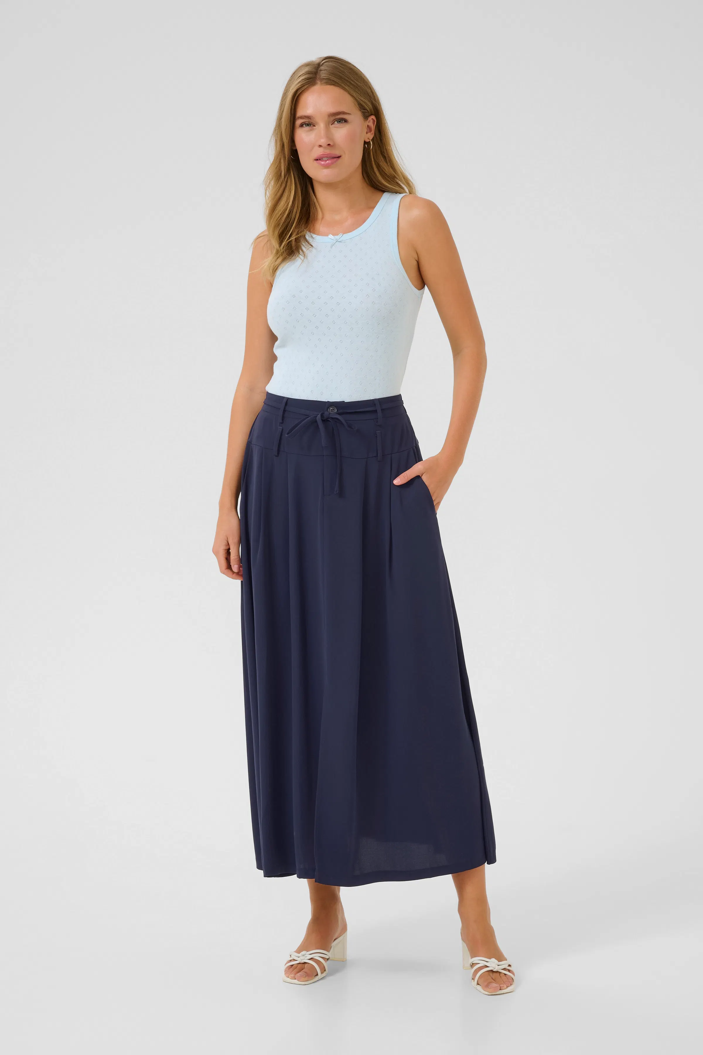 KAillis Skjørt LOOKBOOK FRONT 10509886-194020