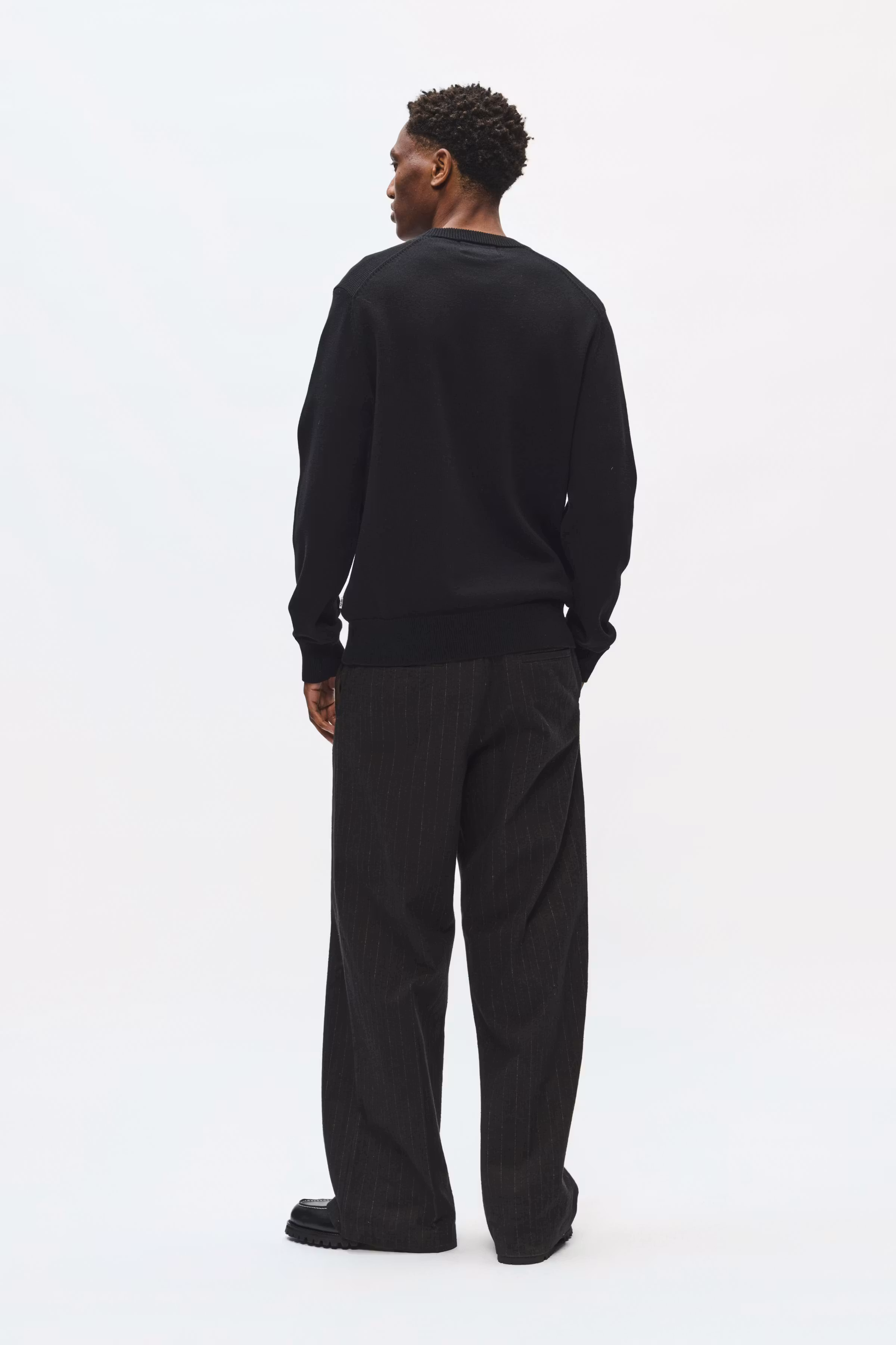 WWLuca Hose LOOKBOOK BACK 30252192-304134
