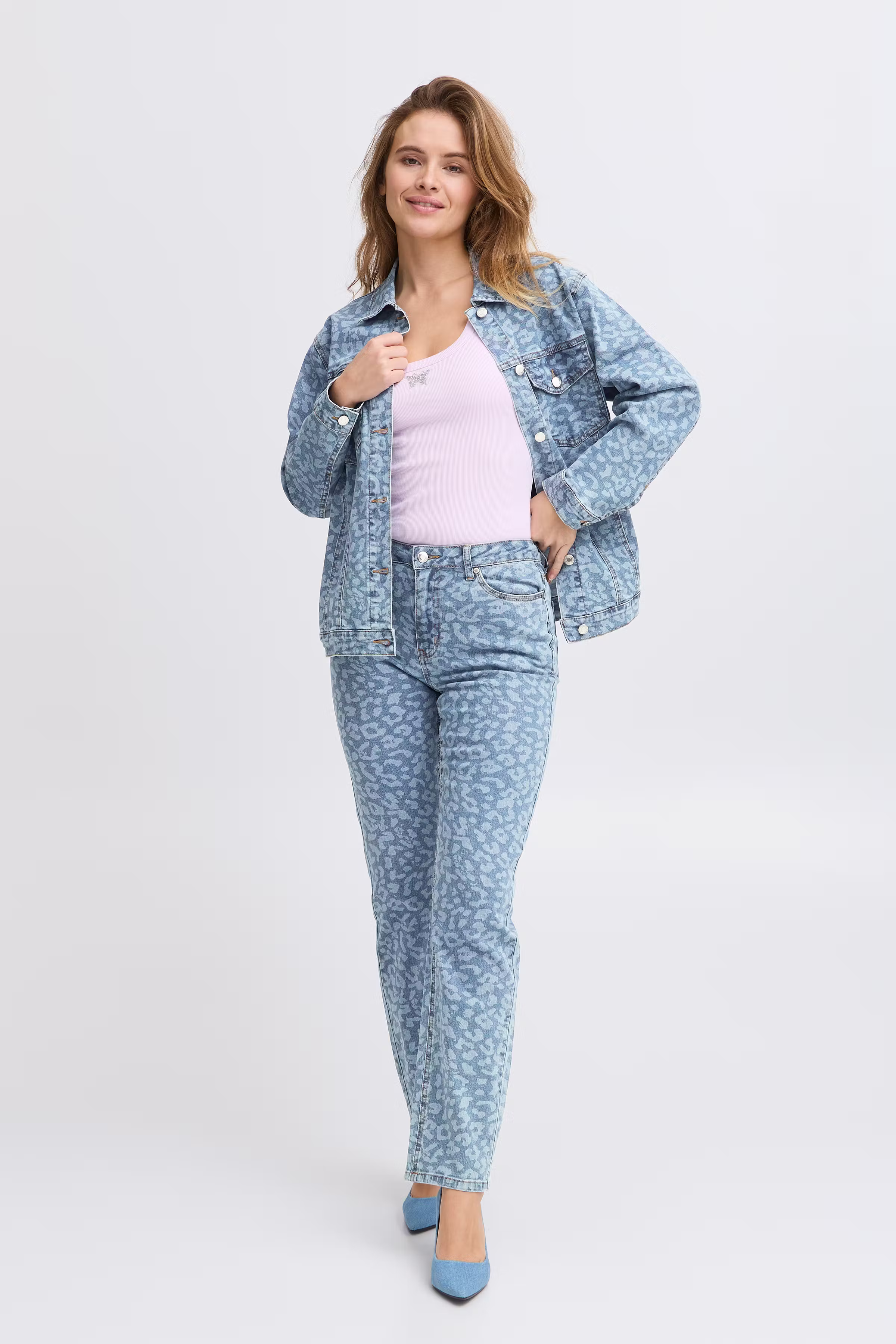 PXJANNAH UHW Jeans Straight Leg LOOKBOOK FRONT 50208788-205294