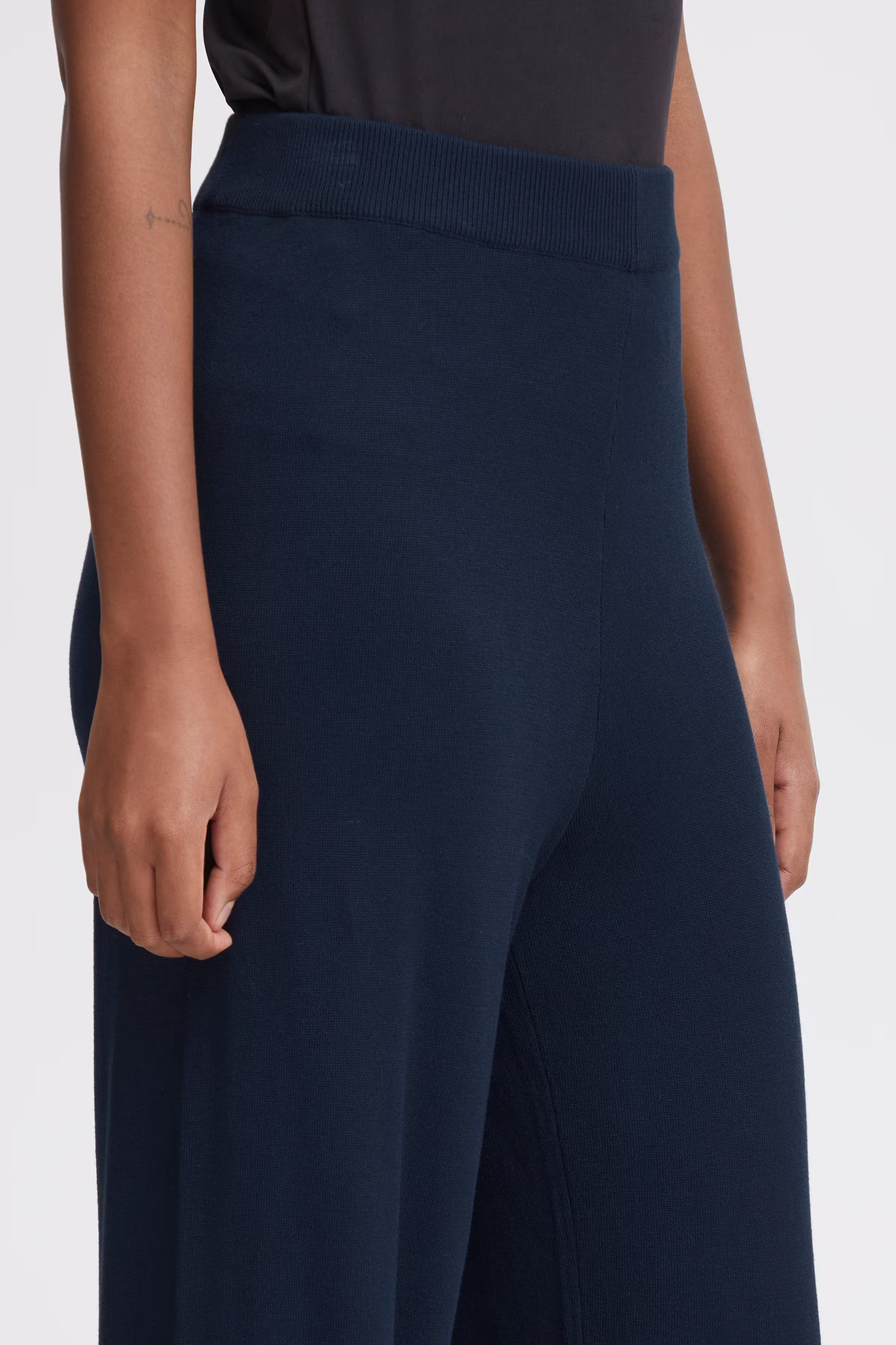 BYMMORLA Bukser LOOKBOOK DETAIL 20815303-193923