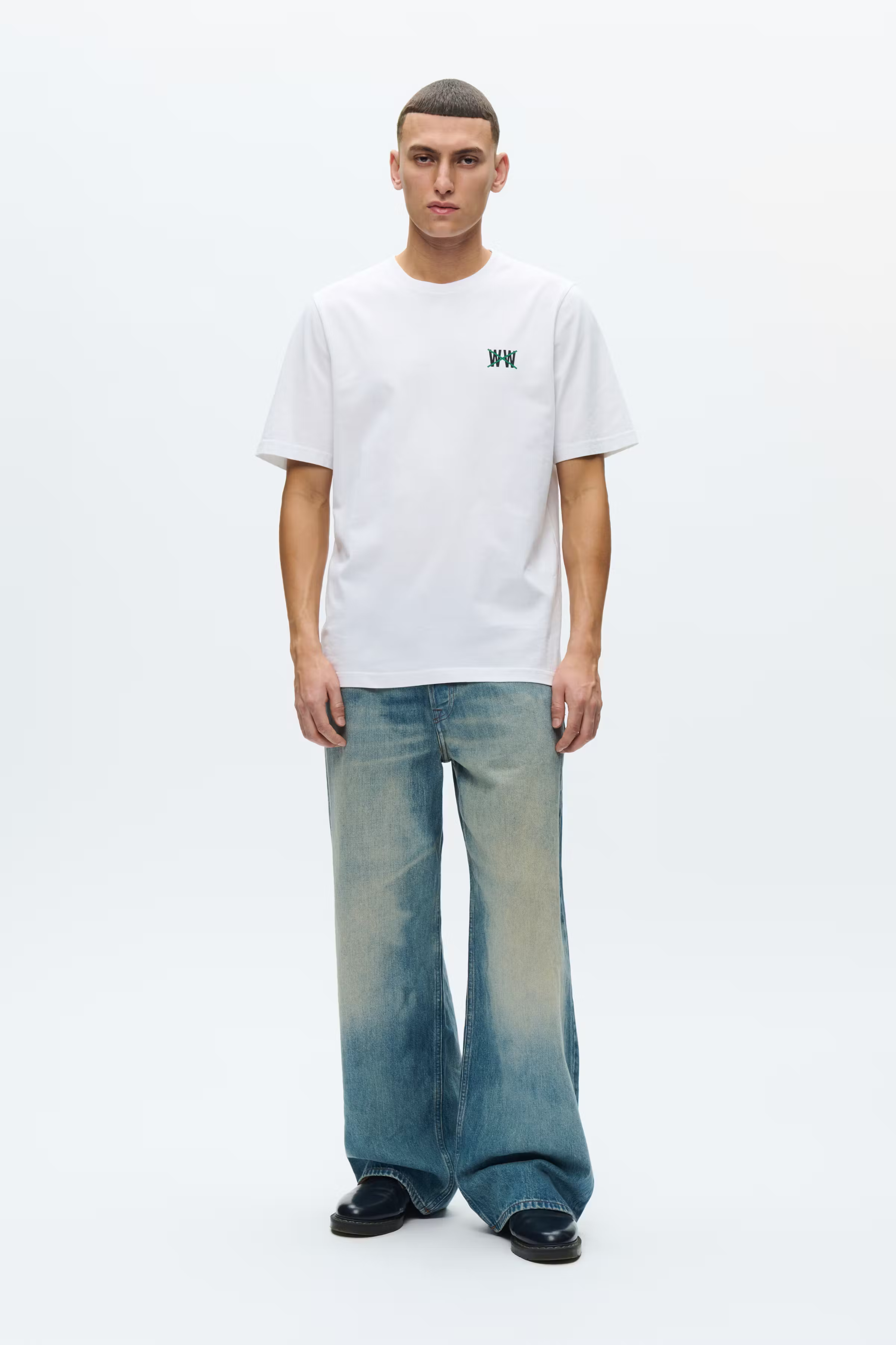 WWBobby T-shirt taxi  LOOKBOOK FRONT 30252001-110601